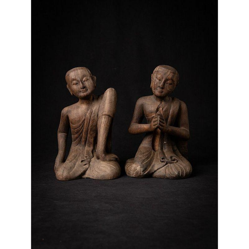 Material: wood
25 cm high 
16,5 cm wide and 17,5 cm deep
Weight: 2.386 kgs
Namaskara mudra
Originating from Burma
Middle 20th century

 