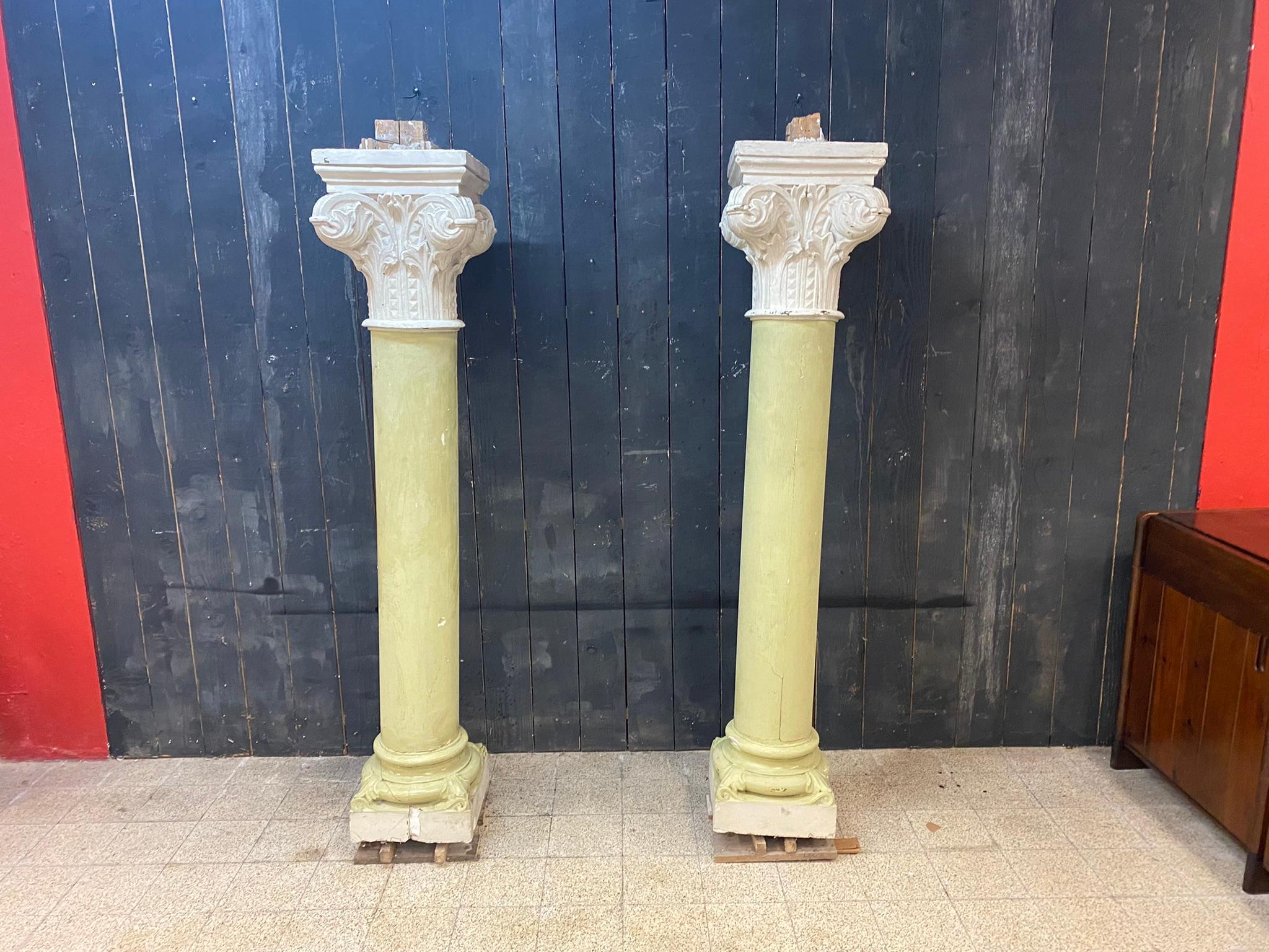 Paar alte Säulen aus patiniertem Gips um 1880 Von einem alten Theater im Angebot 1