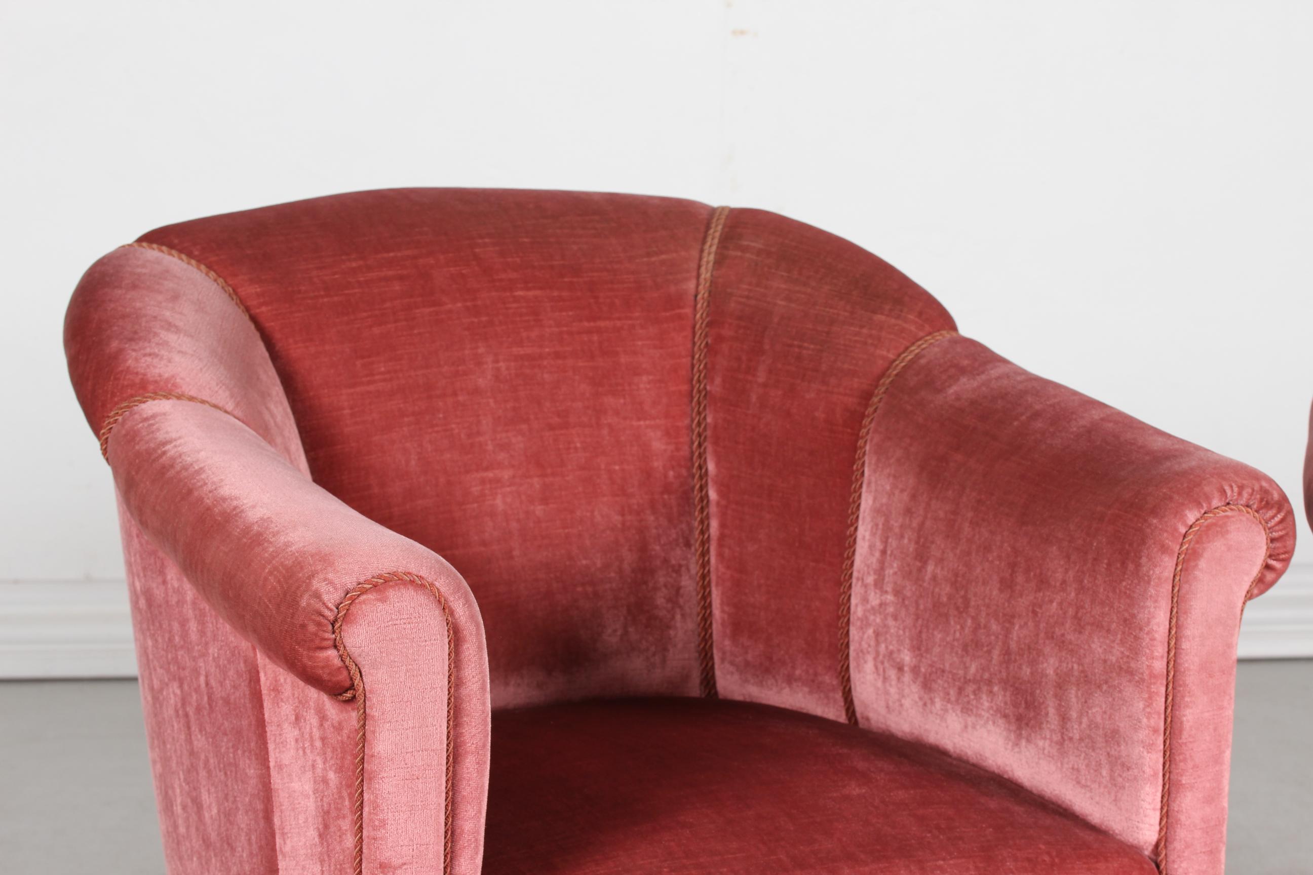 Pair of Old Danish Chesterfield Club Lounge Chairs Upholstered Pink Velvet 1920s In Good Condition In Aarhus C, DK
