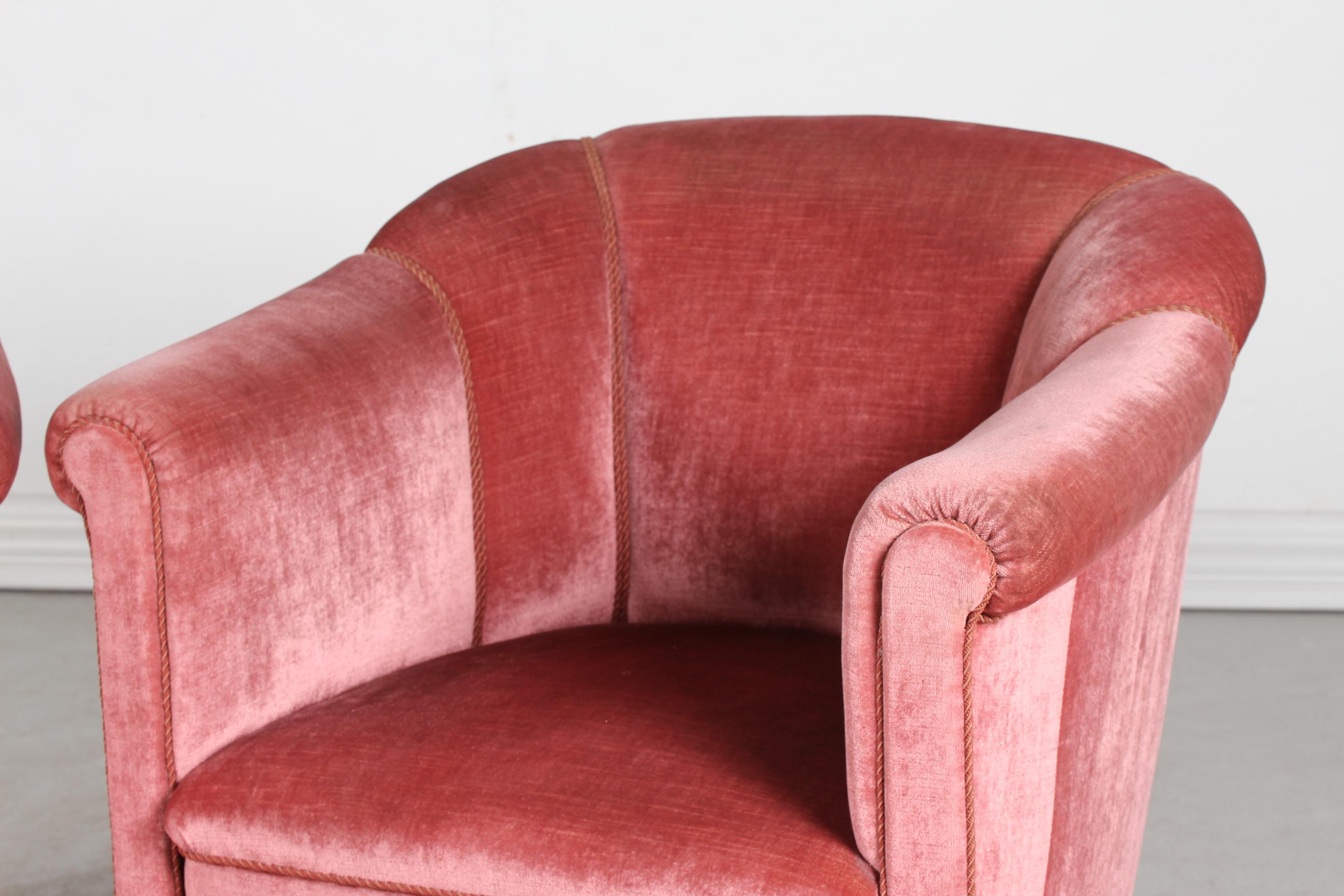 Early 20th Century Pair of Old Danish Chesterfield Club Lounge Chairs Upholstered Pink Velvet 1920s