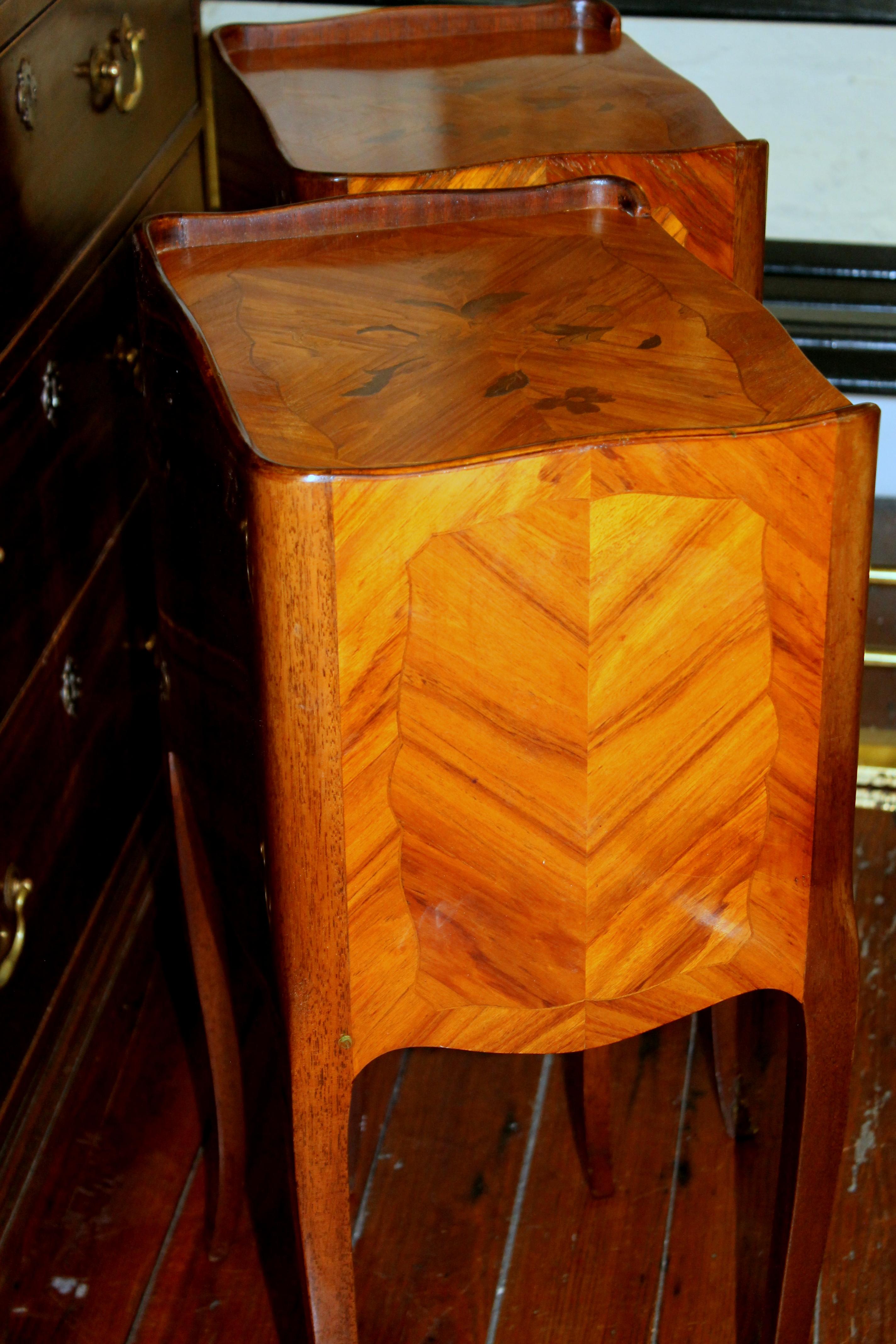 Pair of Old French Marquetry Inlaid King Wood Louis XV Style Bedside Tables 7