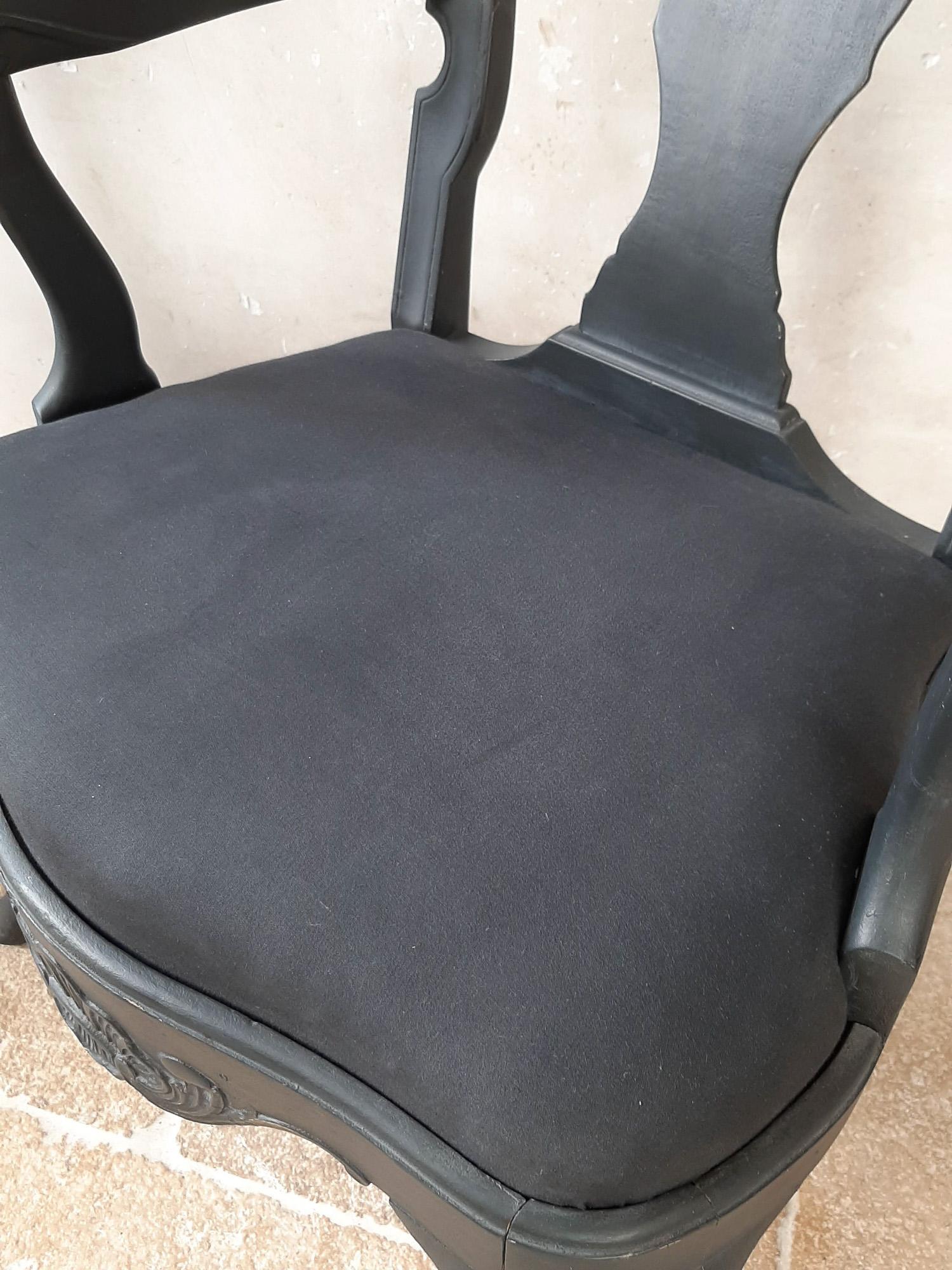 Pair of Old French Renovated Armchairs in Black For Sale 2