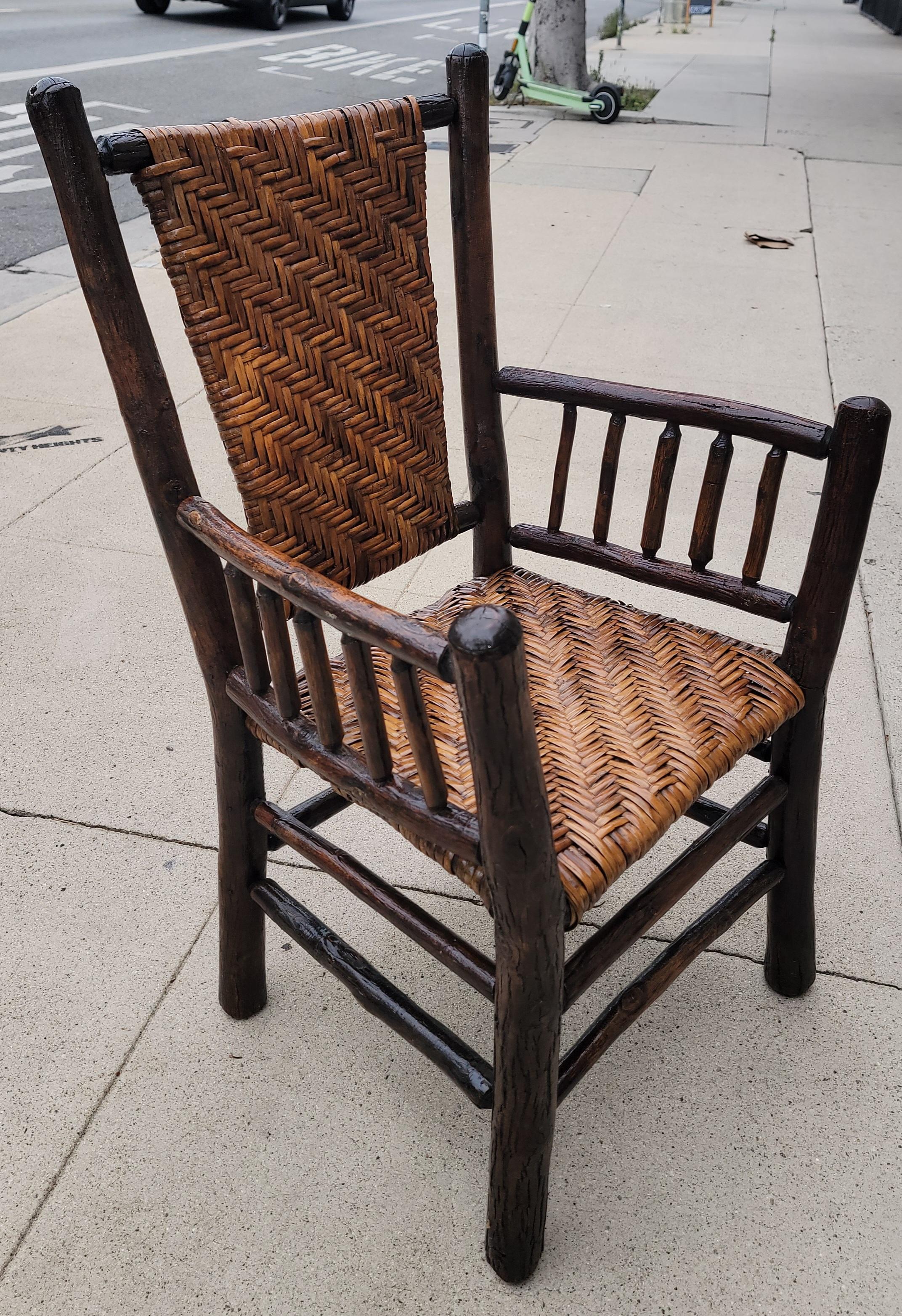 Américain Paire de fauteuils en vieux pacanier en vente