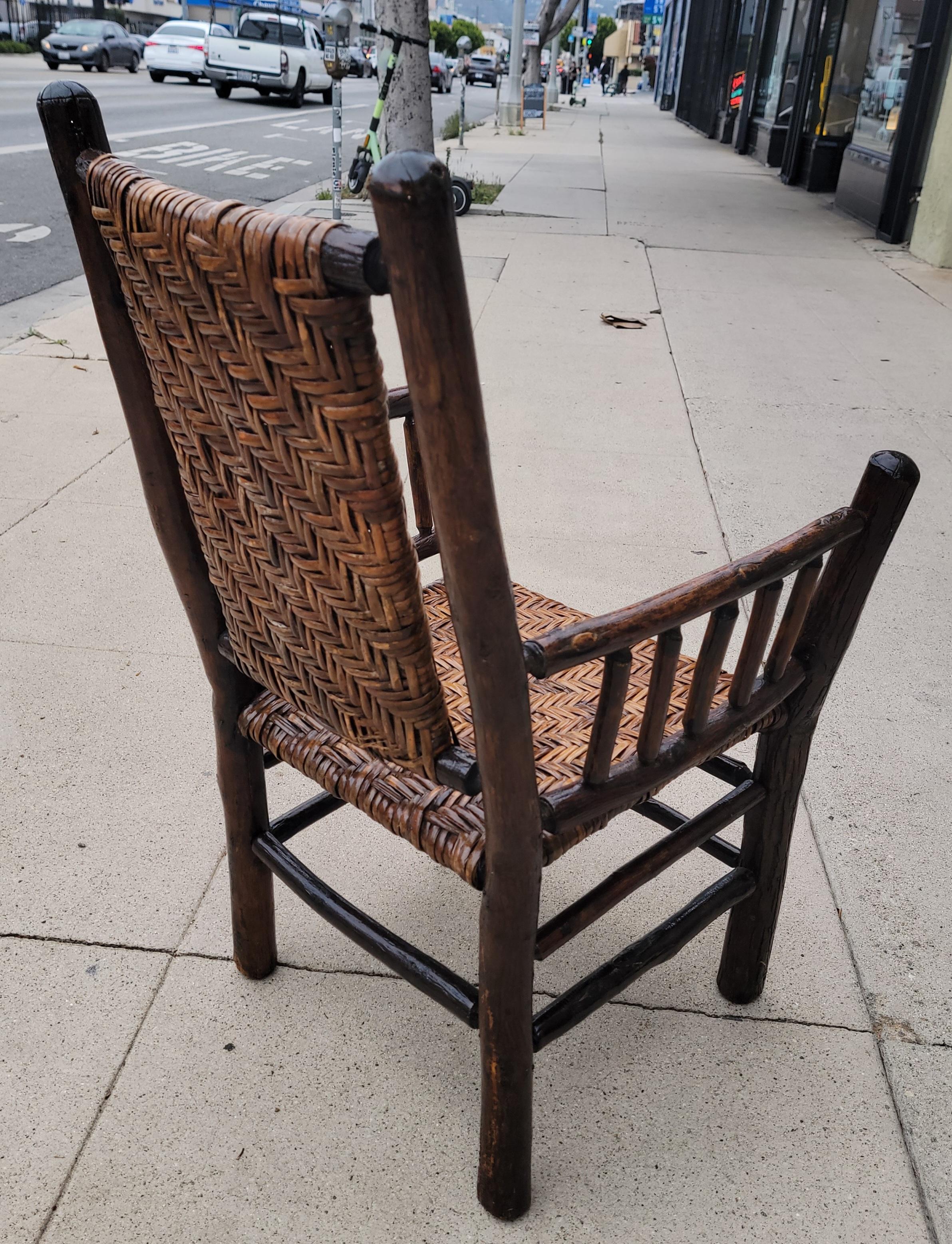 20ième siècle Paire de fauteuils en vieux pacanier en vente