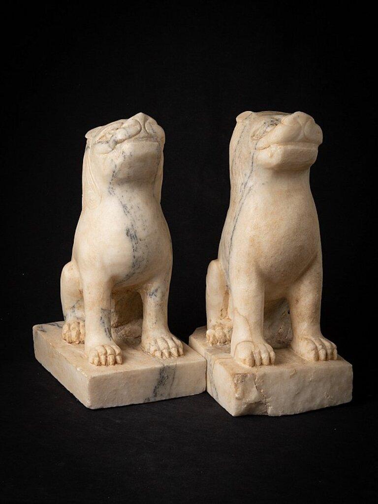 Pair of Old Marble Lion Statues from China 8
