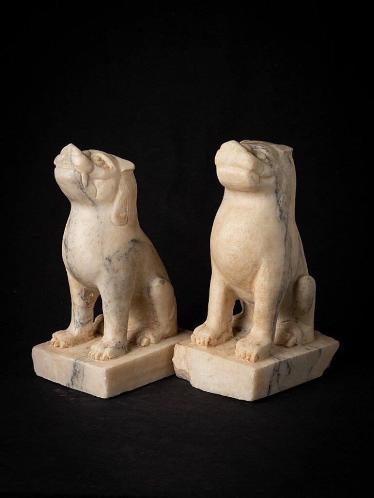 Pair of Old Marble Lion Statues from China 1