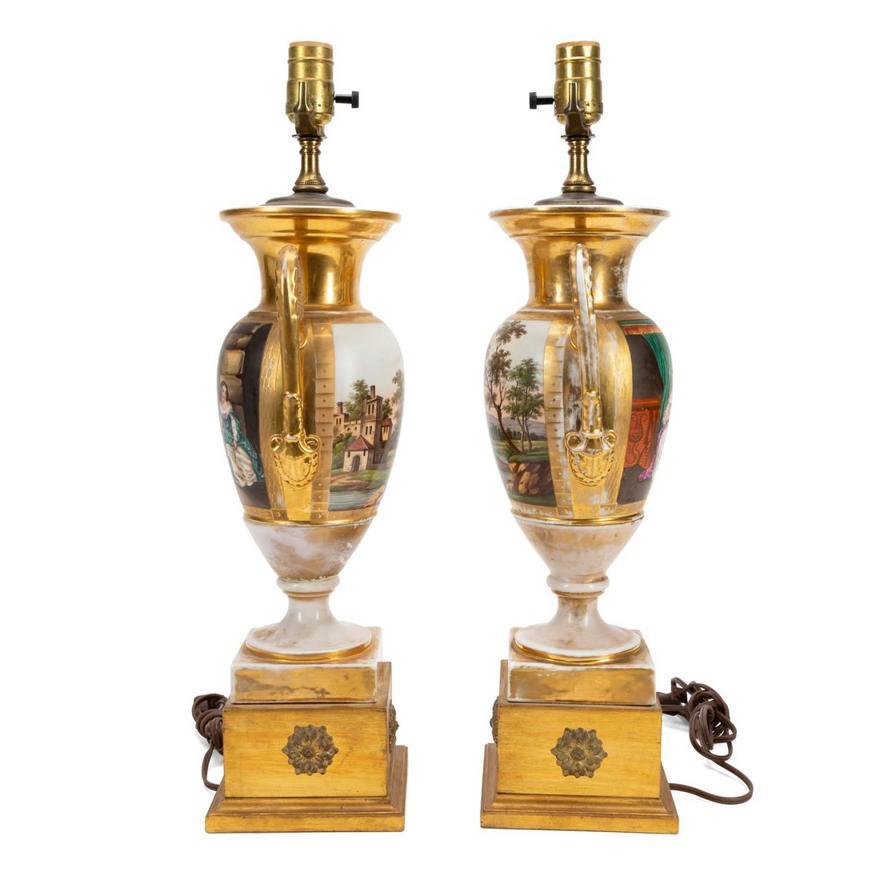 Pareja de Urnas de Porcelana Old Paris, montadas como lámparas en Bueno estado para la venta en Atlanta, GA