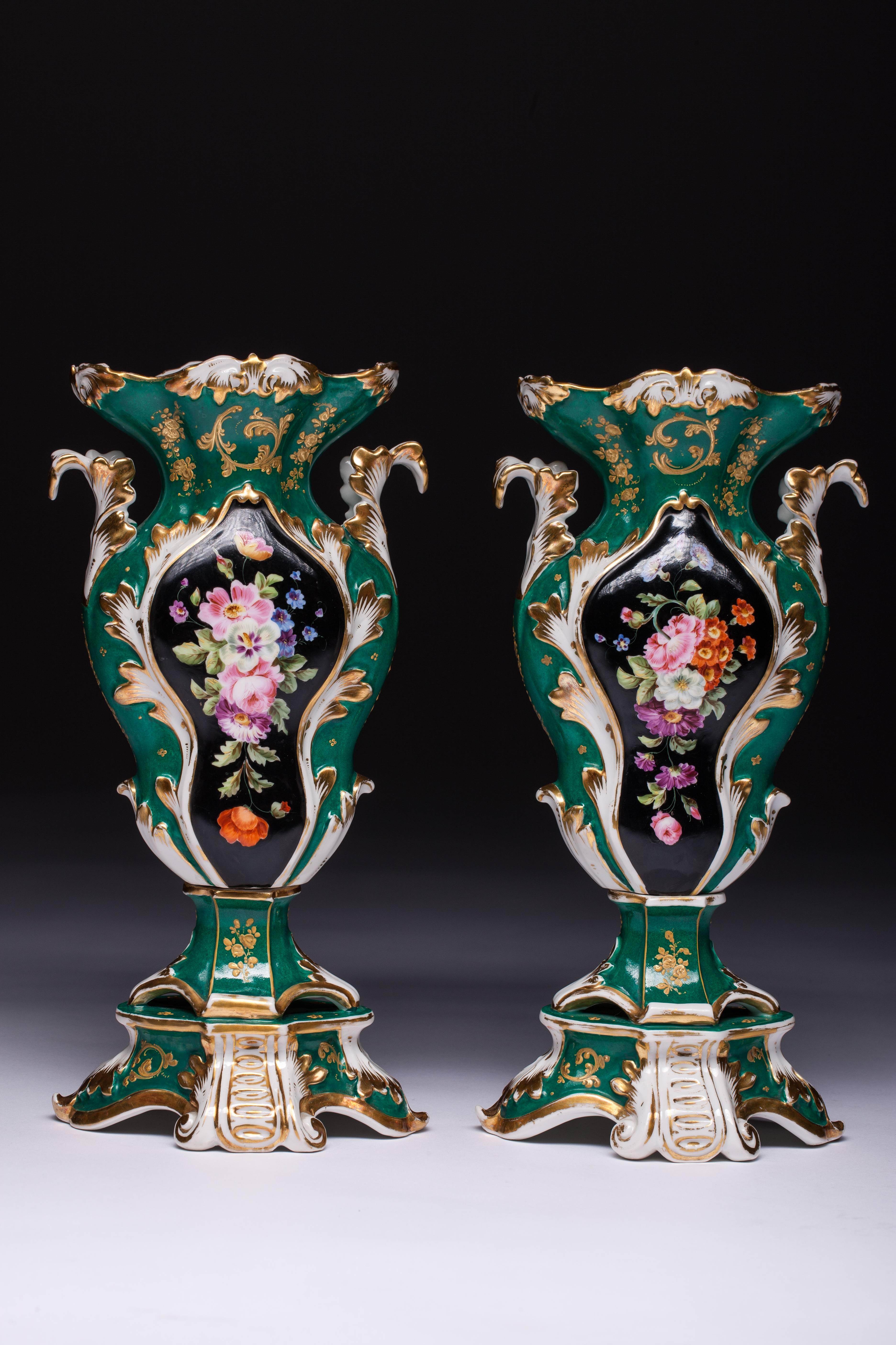 Pair of Old Paris Rococo Vases on Stands Green in Color For Sale 1