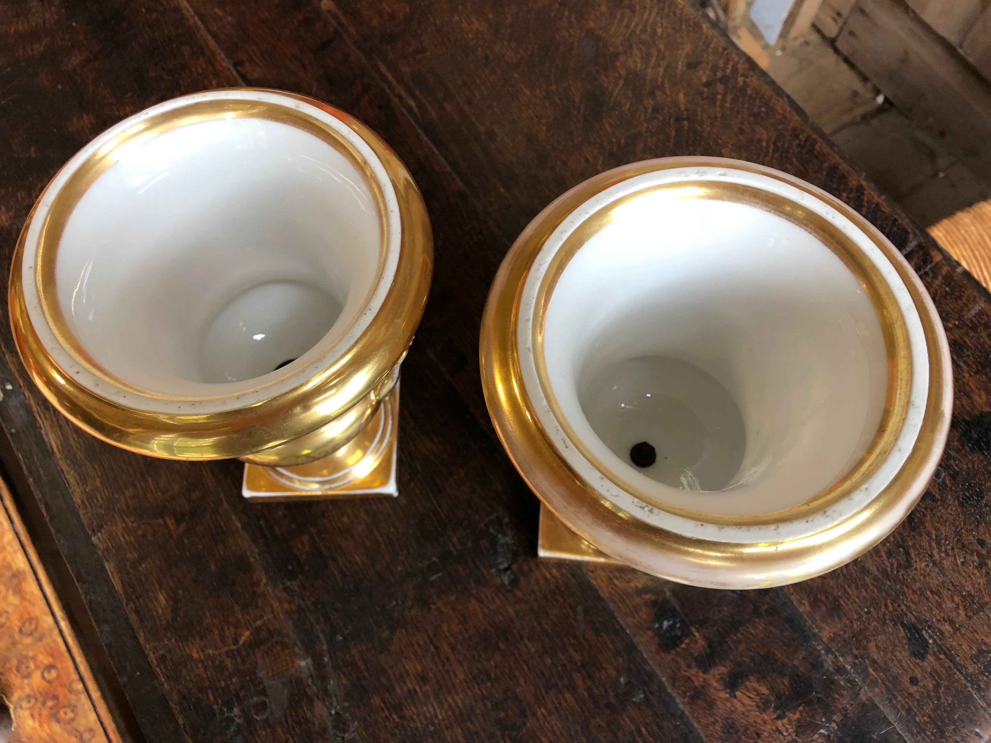 Porcelain Pair of Old Paris Urns, Hunting Theme