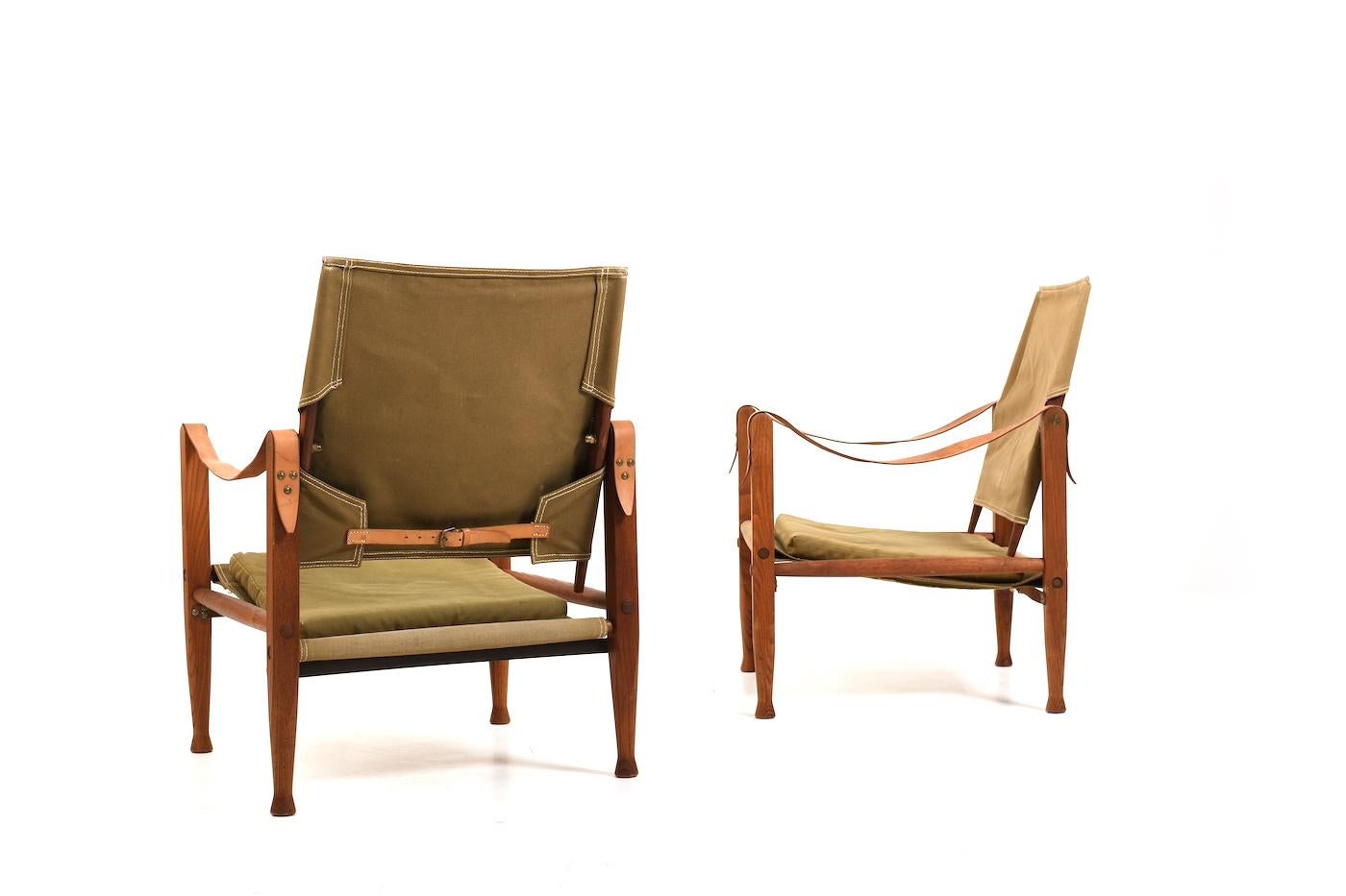 Ein Paar alte Safari-Stühle von Kaare Klint (Moderne der Mitte des Jahrhunderts)