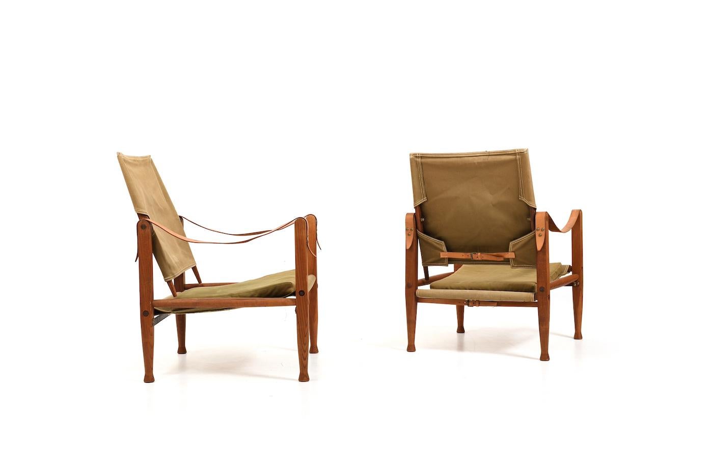 Ein Paar alte Safari-Stühle von Kaare Klint (Dänisch)