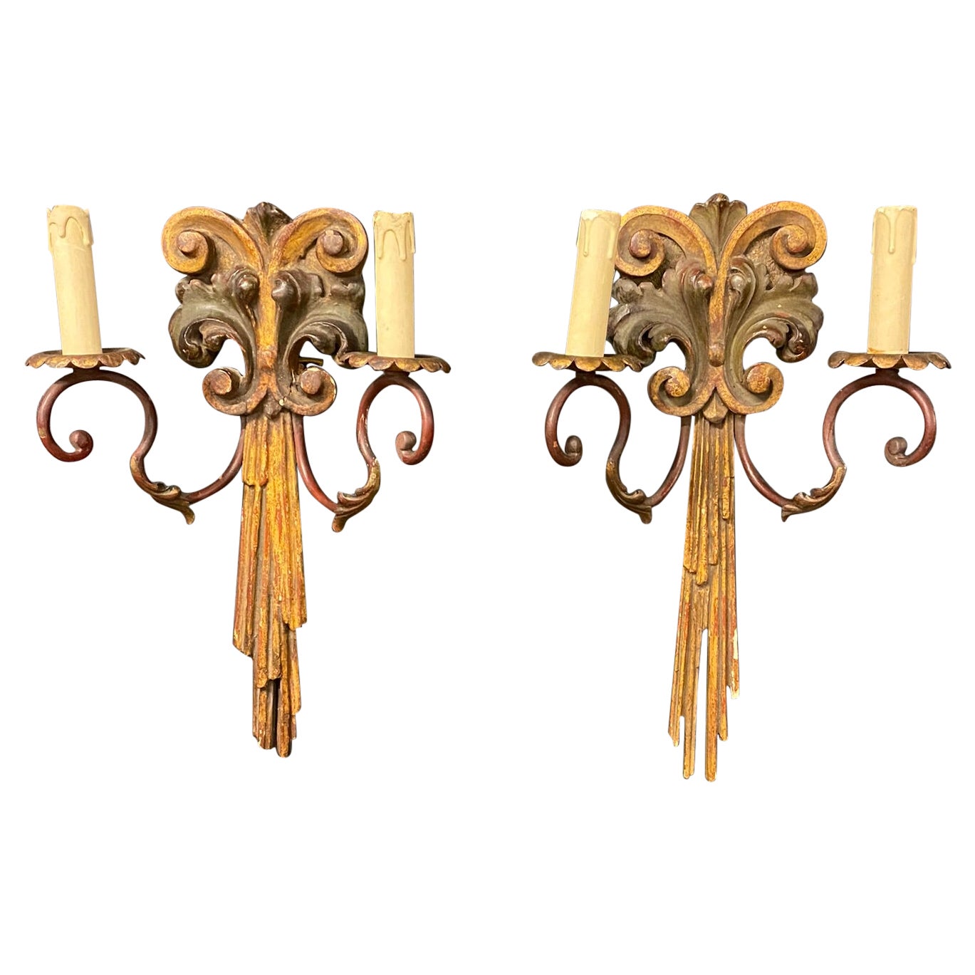 Coppia di vecchie applique in legno policromo e ferro battuto del 1950 circa
