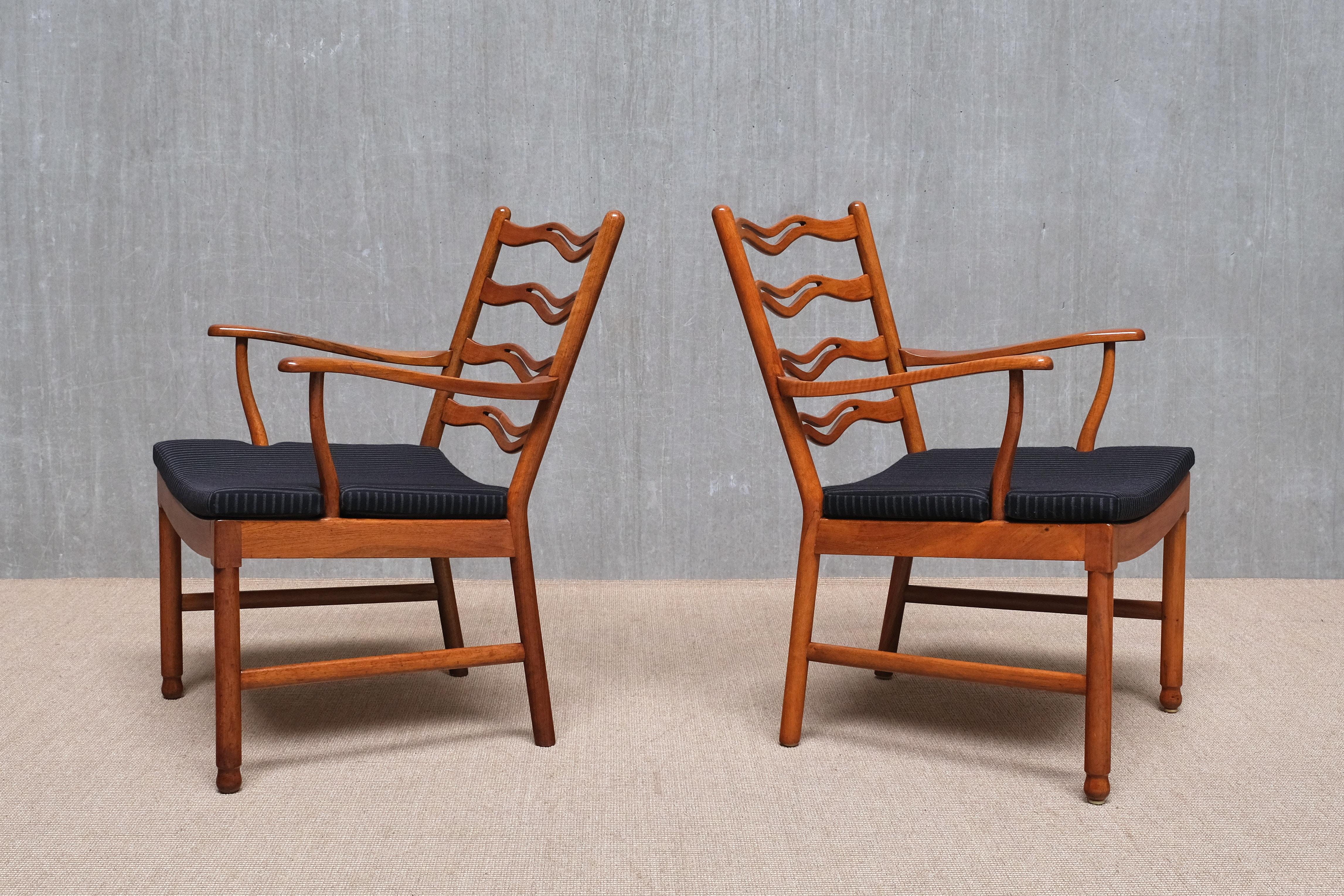 Scandinave moderne Paire de fauteuils Ole Wanscher, Model No. 1755, Fritz Hansen, Danemark, années 1940 en vente