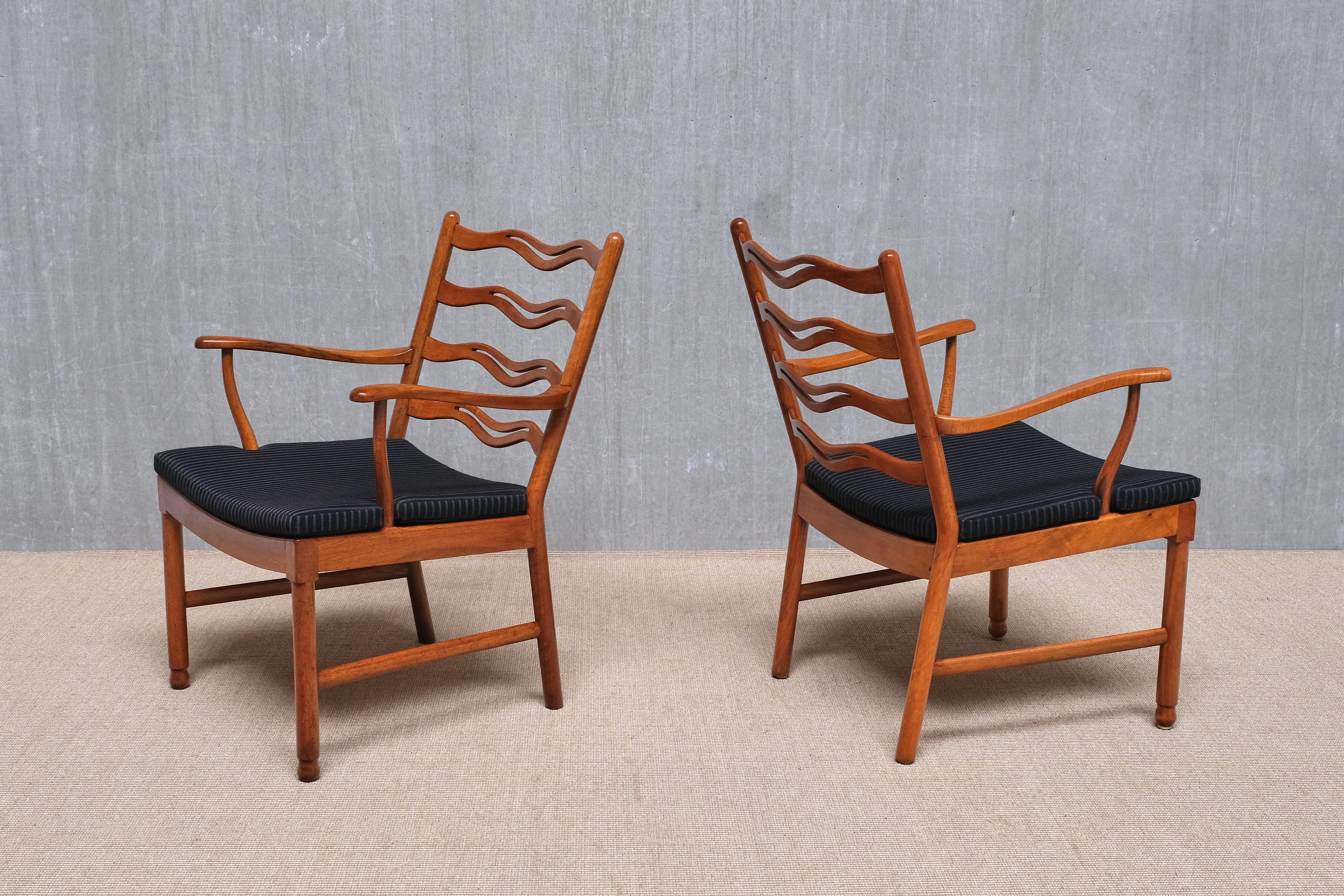 Danois Paire de fauteuils Ole Wanscher, Model No. 1755, Fritz Hansen, Danemark, années 1940 en vente