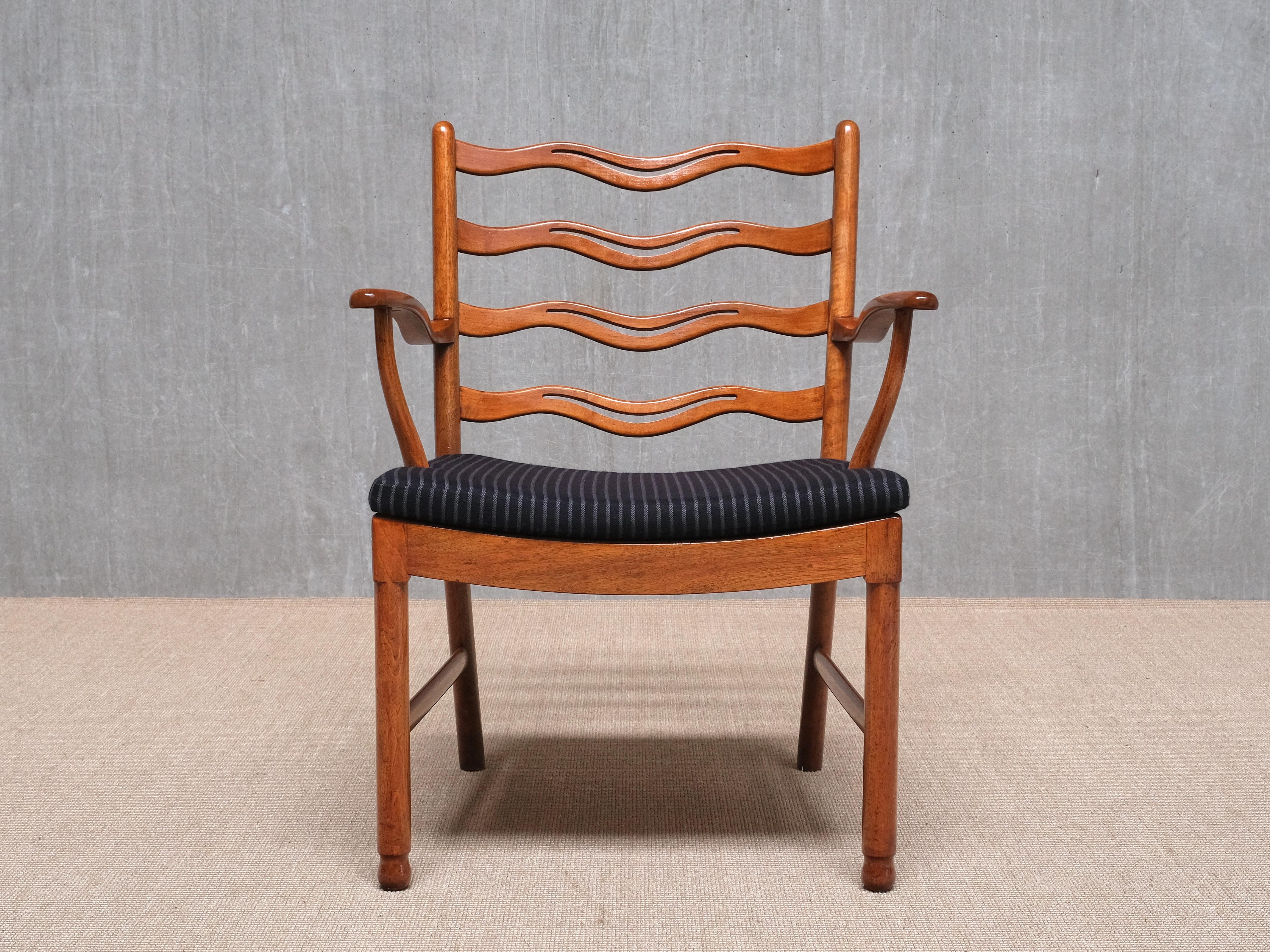 Tissu Paire de fauteuils Ole Wanscher, Model No. 1755, Fritz Hansen, Danemark, années 1940 en vente