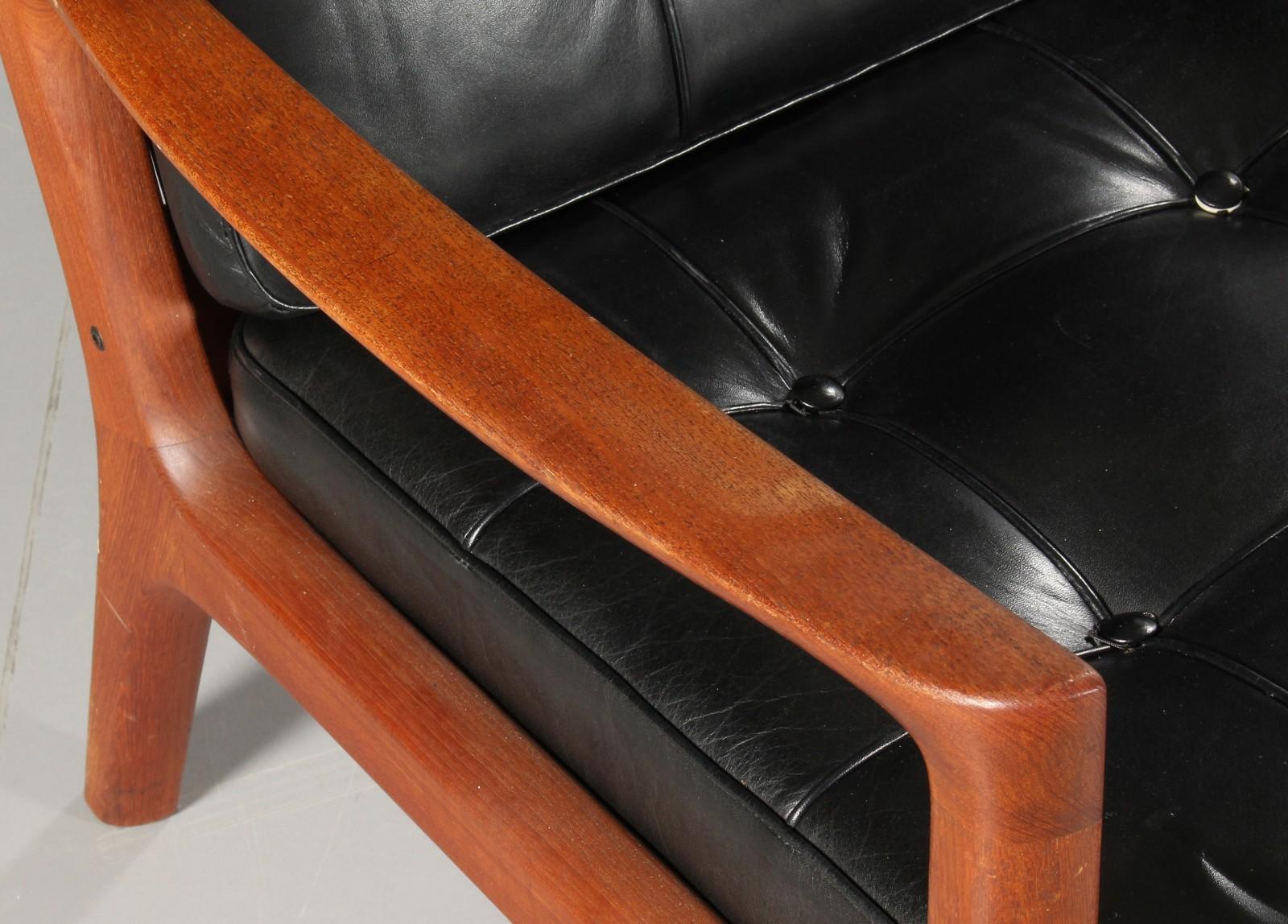 Scandinavian Modern Pair of Ole Wanscher Danish Modern Teak and Leather Senator Lounge Chairs
