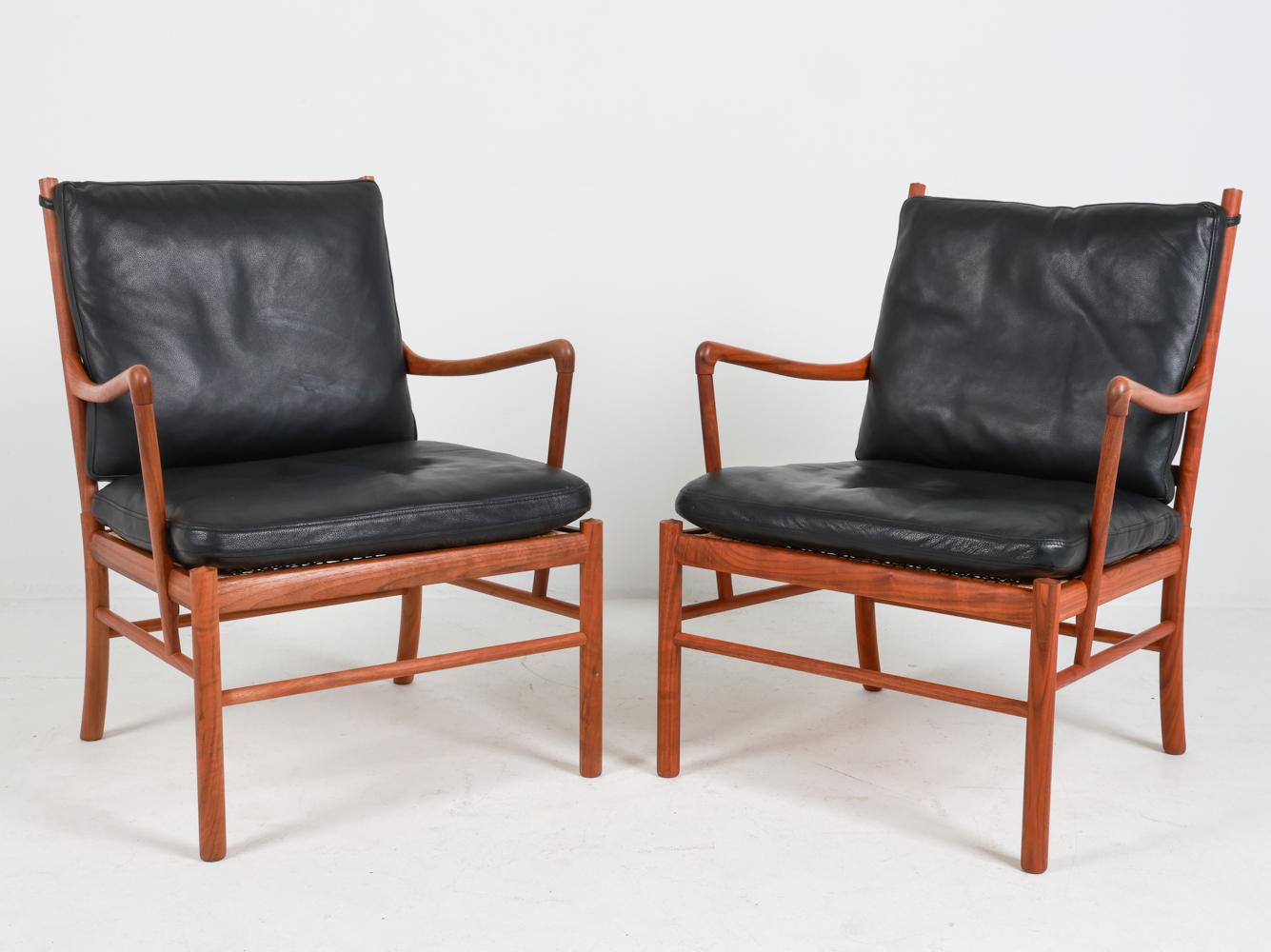 La sedia Colonial 'OW149' è stata disegnata da Ole Wanscher nel 1959 e prodotta per Carl Hansen & Son. Wanscher desiderava creare mobili che rendessero omaggio alle tendenze conservatrici classiche, ma che fossero anche in grado di superare la prova