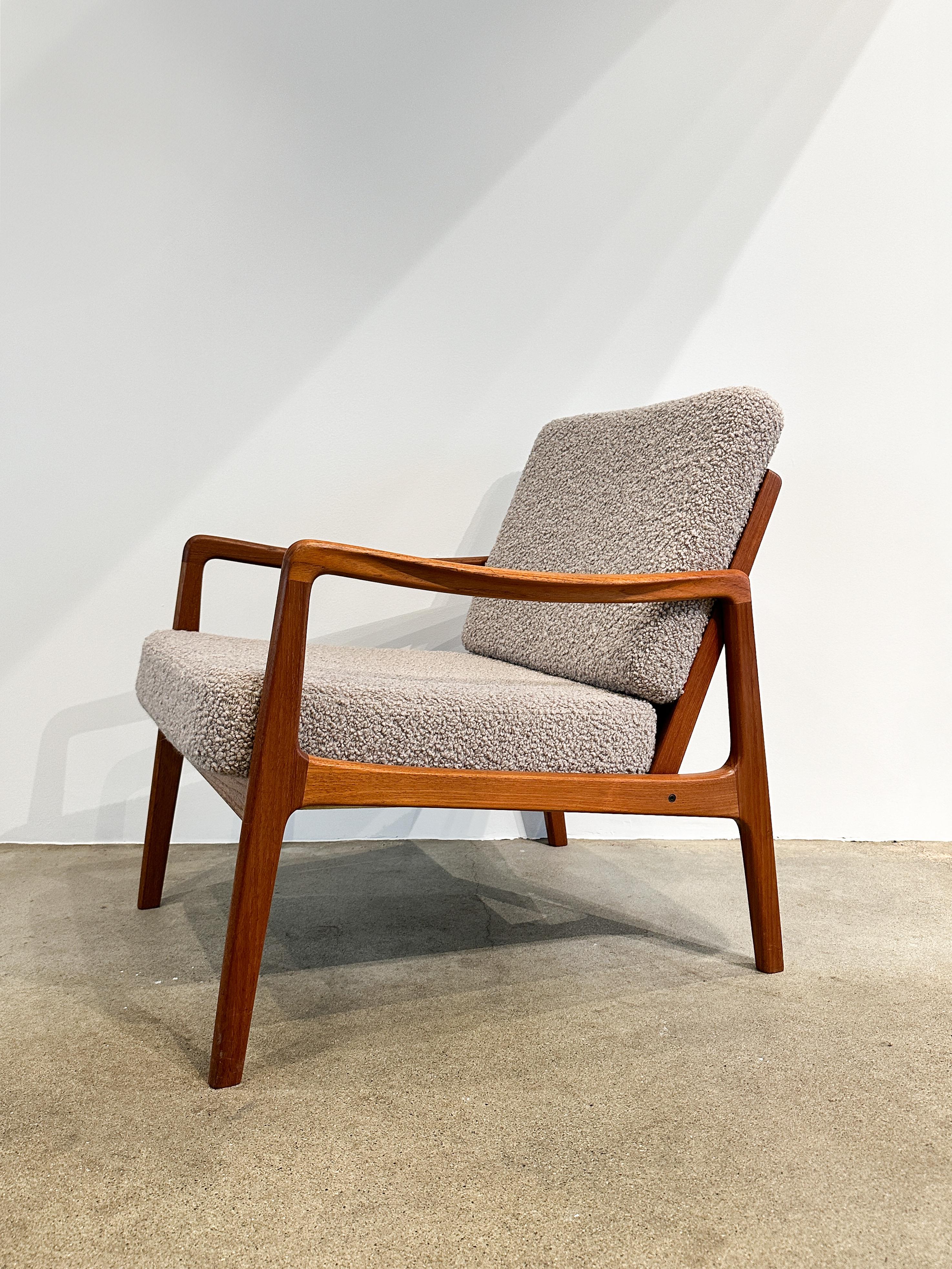 Hand-Crafted Pair of Ole Wanscher Lounge Chairs Teak & Bouclé Wool Upholstery Dedar Luxe 1960