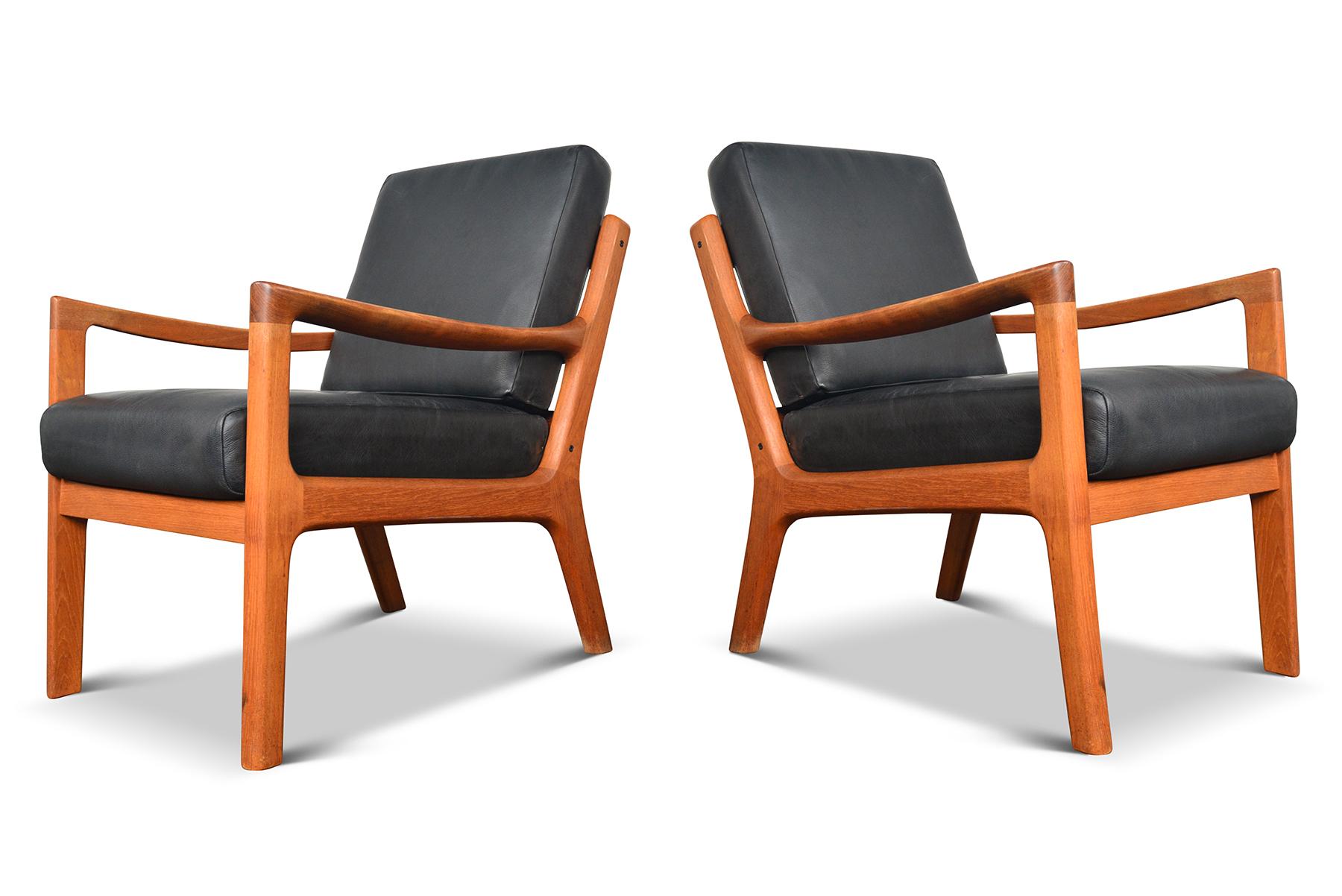 Pair of Ole Wanscher Senator Lounge Chairs in Teak + Black Leather #2 In Excellent Condition In Berkeley, CA