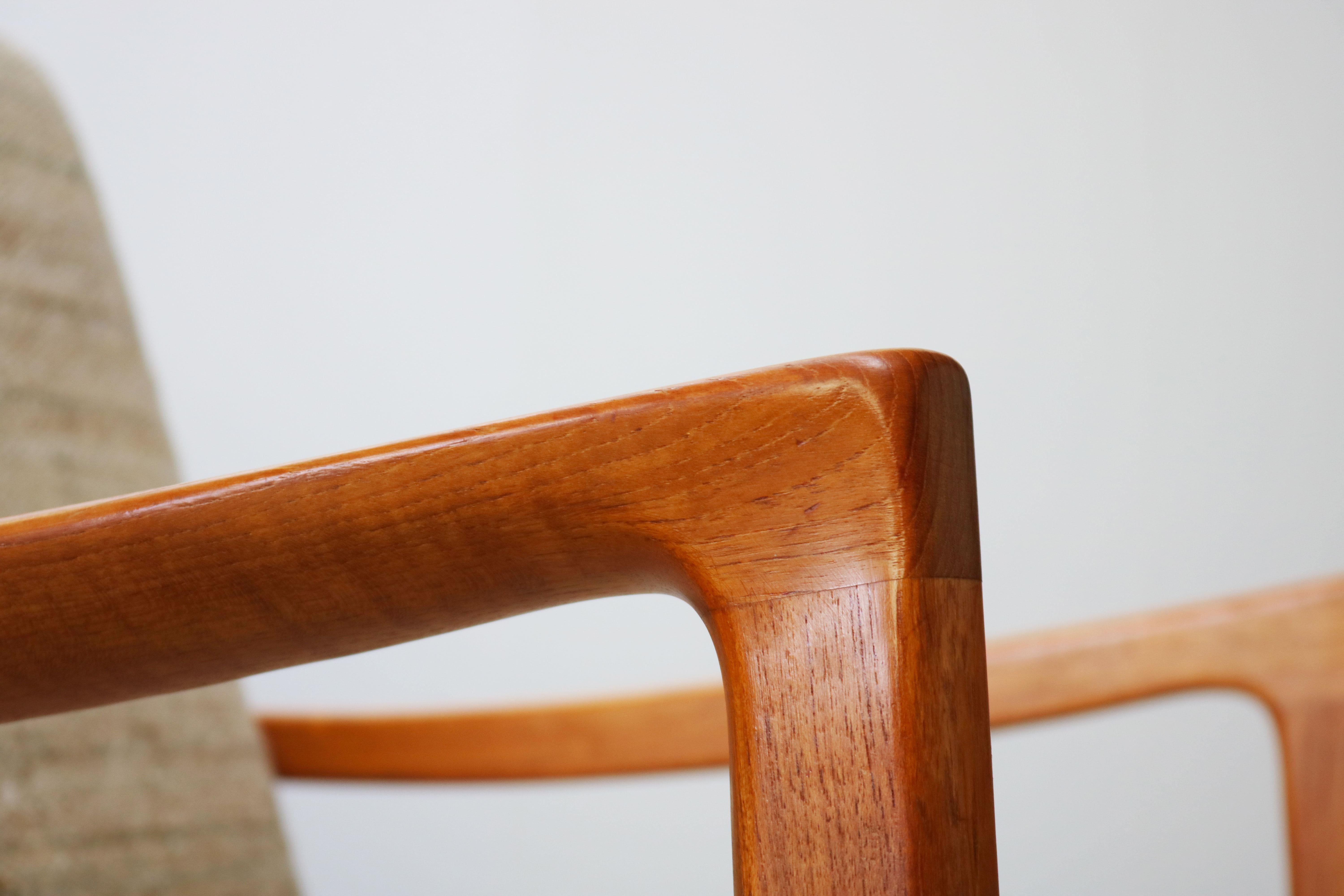 Mid-Century Modern Pair of Ole Wanscher Senator Lounge Chairs in Teak White Wool P. Jeppesen, 1950s