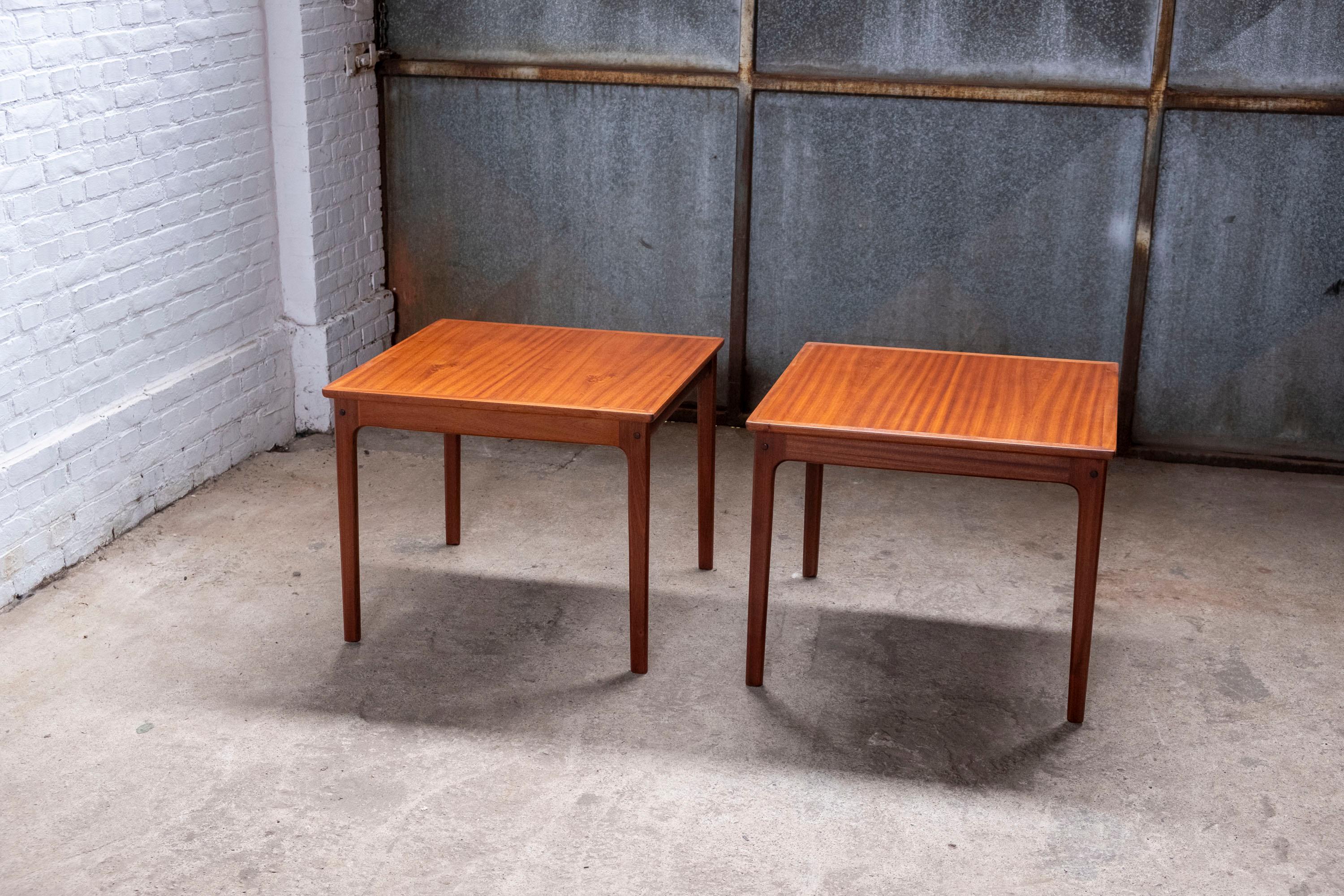 A pair of sidetables by Ole Wanscher in mahogany, produced by P. Jeppesen in the 1960's.
Very good condition, only very few traces of use.

H. 56cm W. 65cm D.65cm