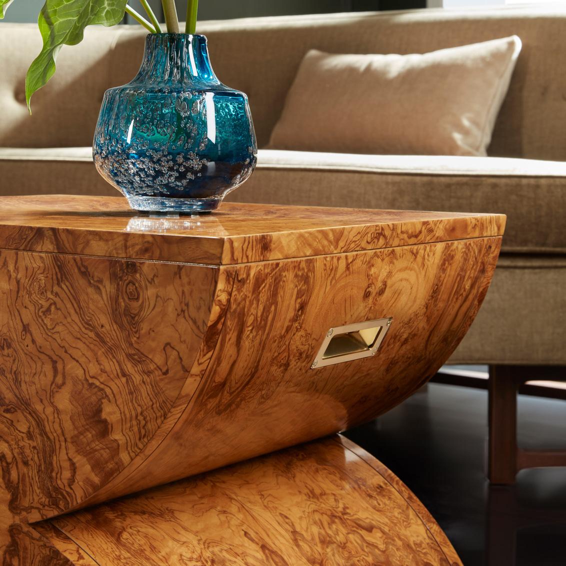 Paire de tables d'appoint en bois de ronce de frêne olivier Neuf - En vente à Westwood, NJ