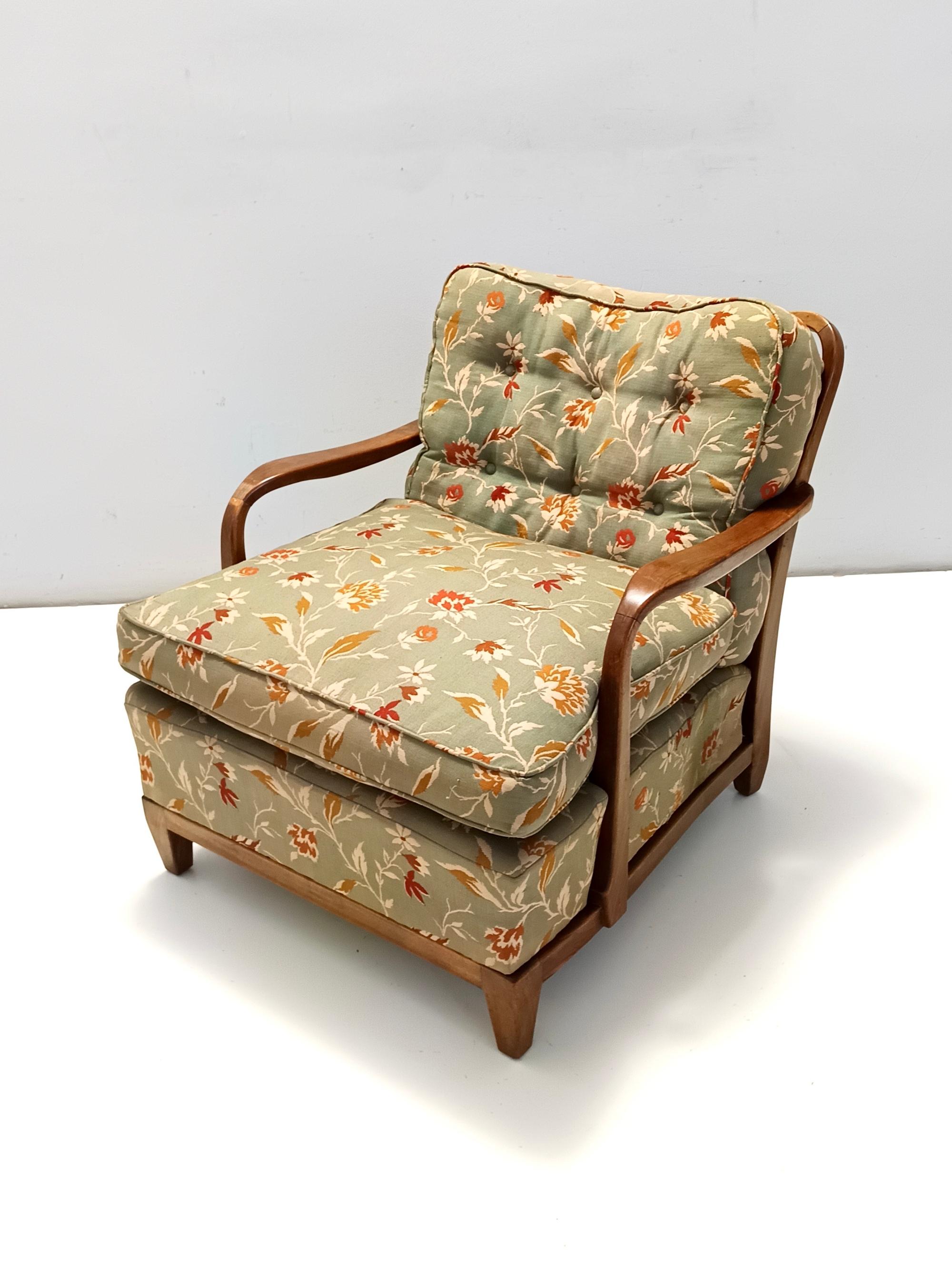 Pair of Olive Green Fabric Armchairs by Paolo Buffa with Walnut Frame, Italy In Excellent Condition For Sale In Bresso, Lombardy