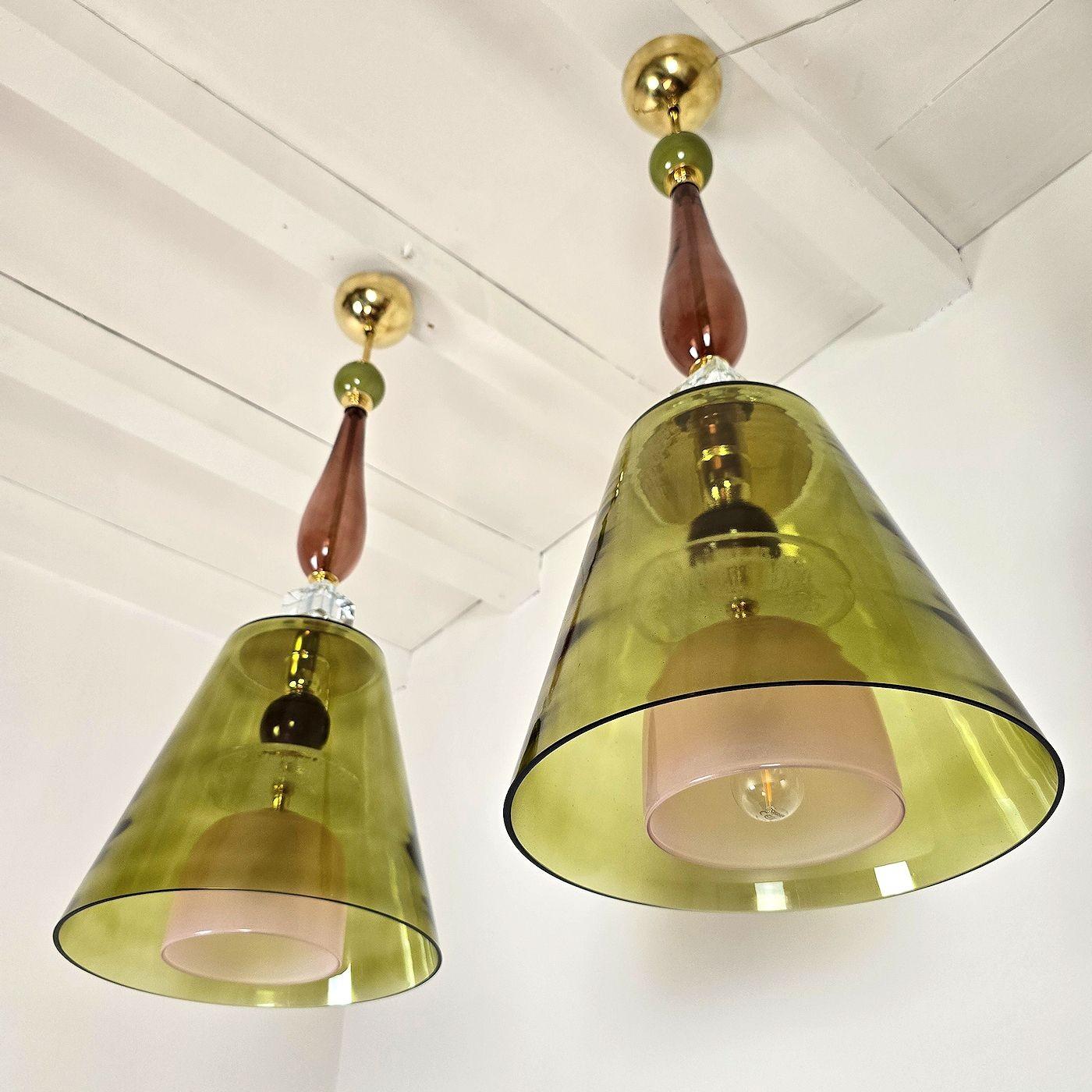 Mid-Century moderno Coppia di pendenti in vetro verde oliva, Italia in vendita