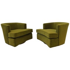 Paire de chaises longues pivotantes en mohair vert olive par Harvey Probber