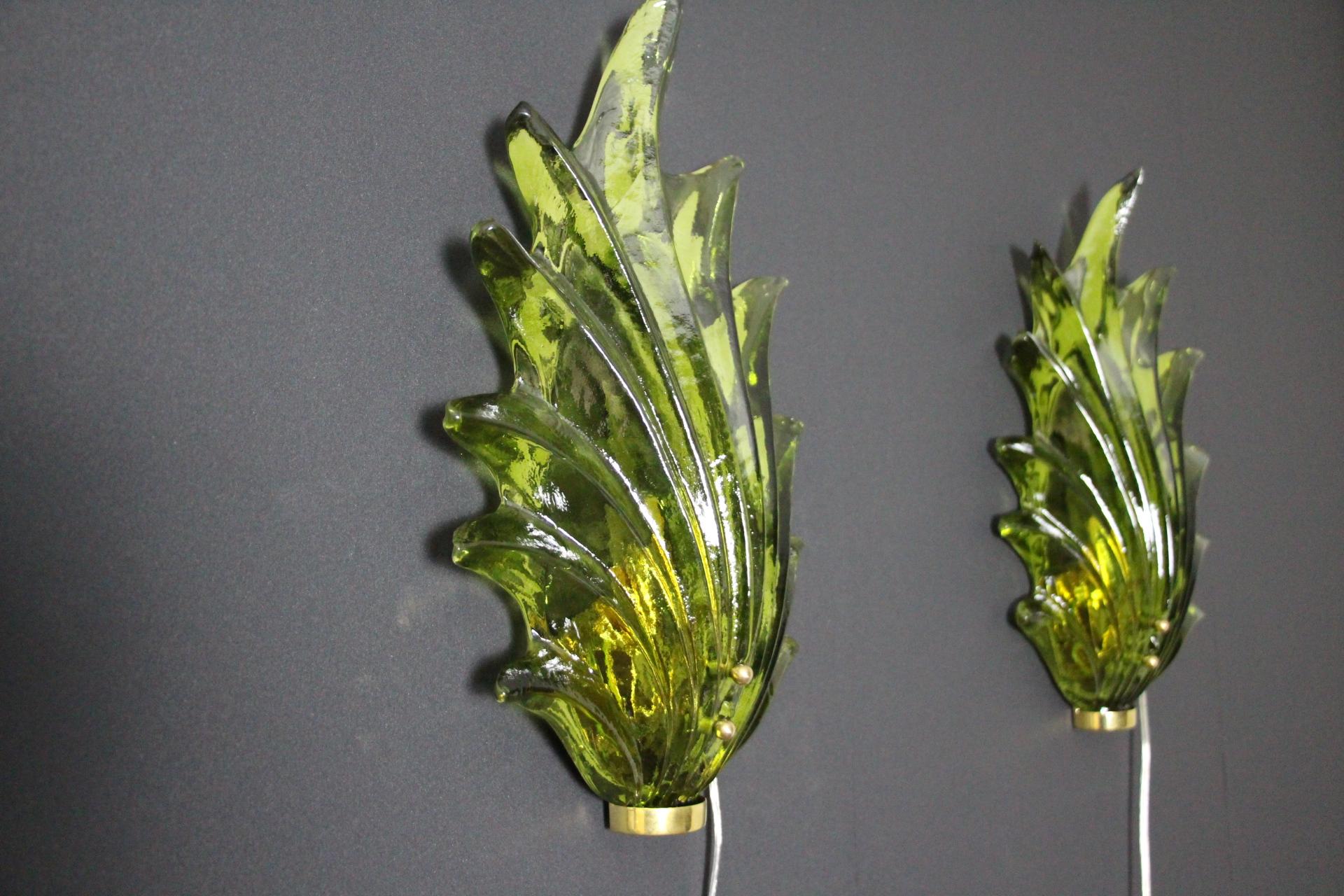Contemporary Pair of Olive Green Murano Glass Leaf and Brass Sconces in Barovier Style For Sale
