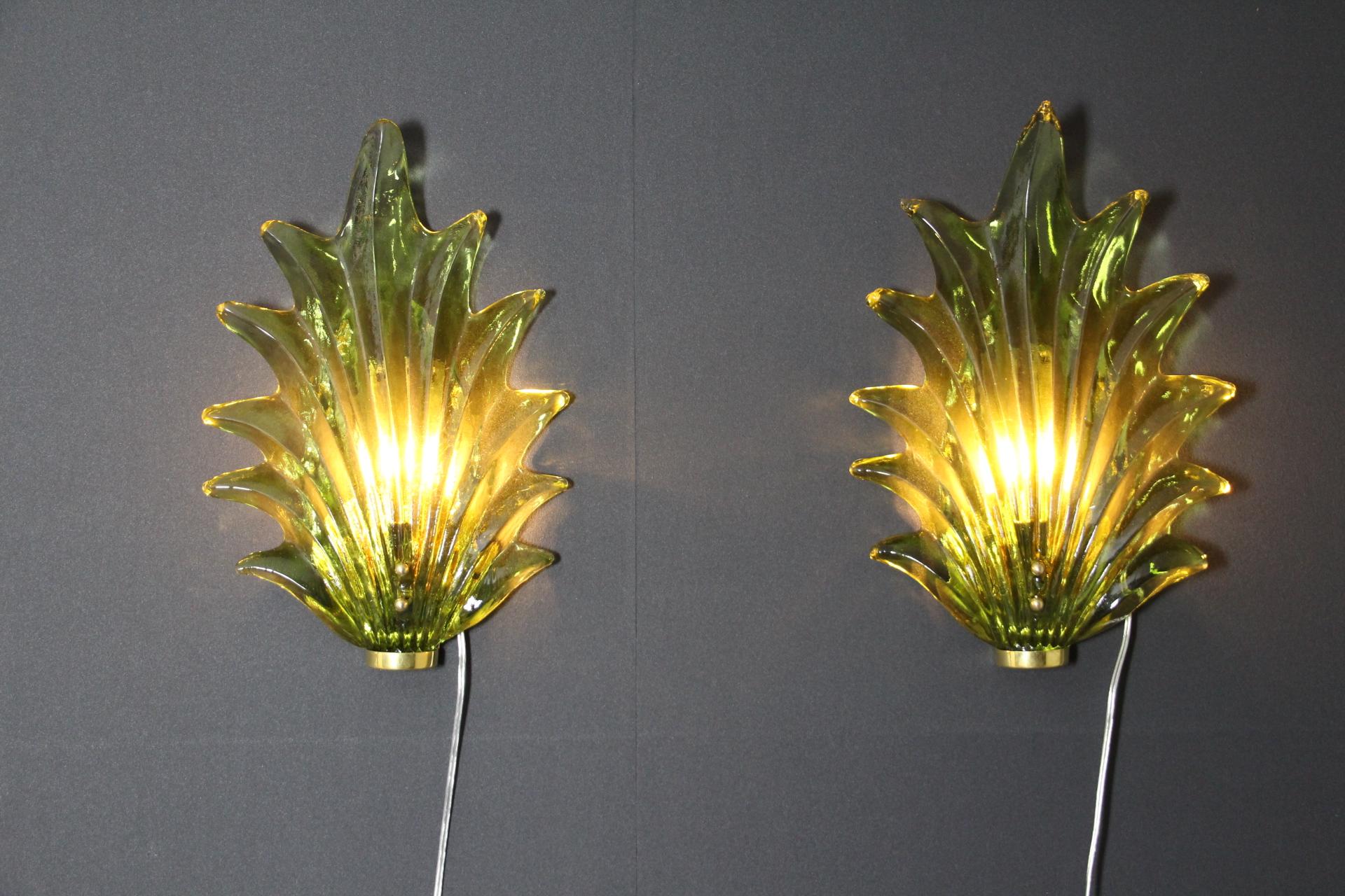 Pair of Olive Green Murano Glass Leaf and Brass Sconces in Barovier Style For Sale 2