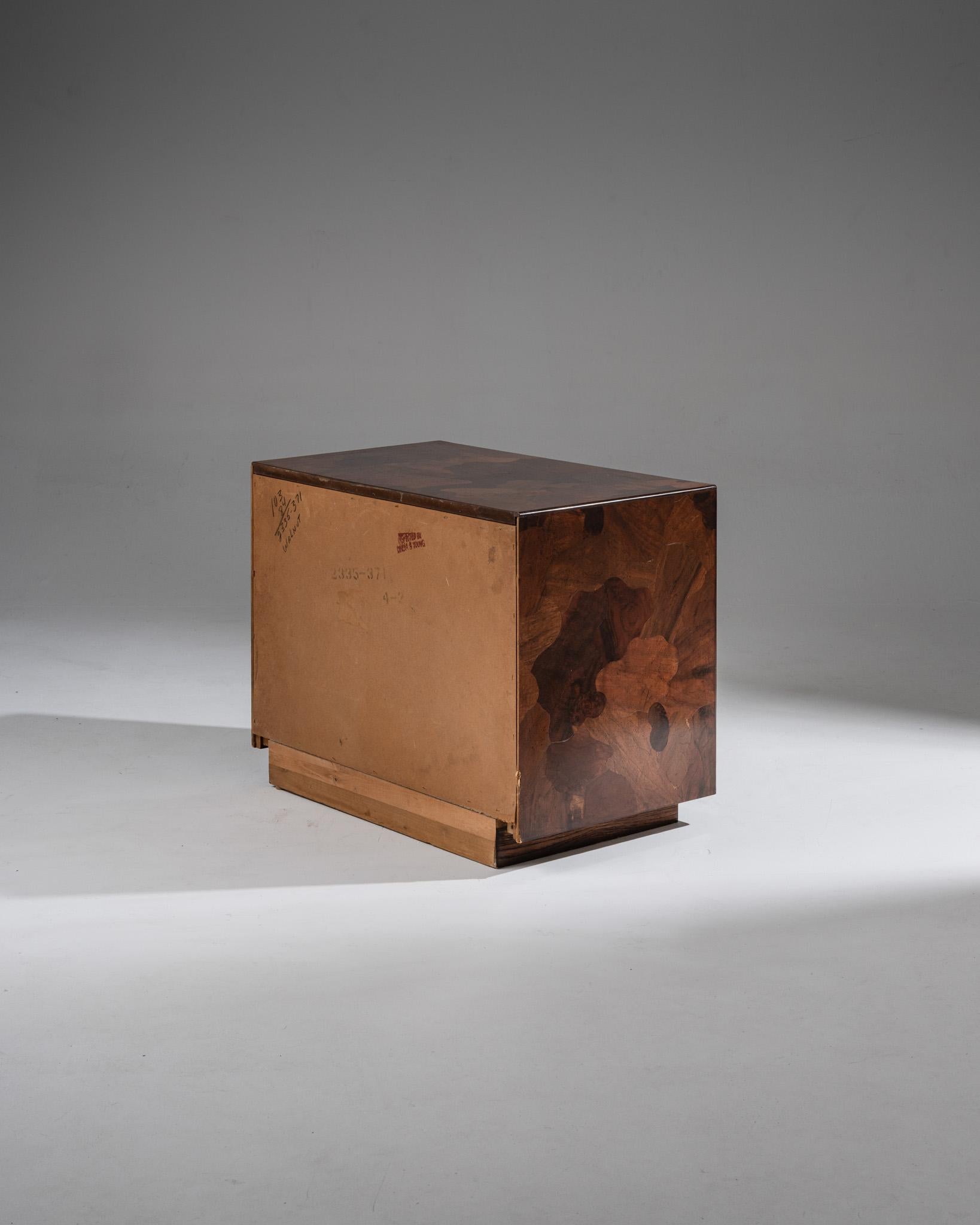 Paire de tables de nuit en placage de bois d'Oliver, années 1950 en vente 4