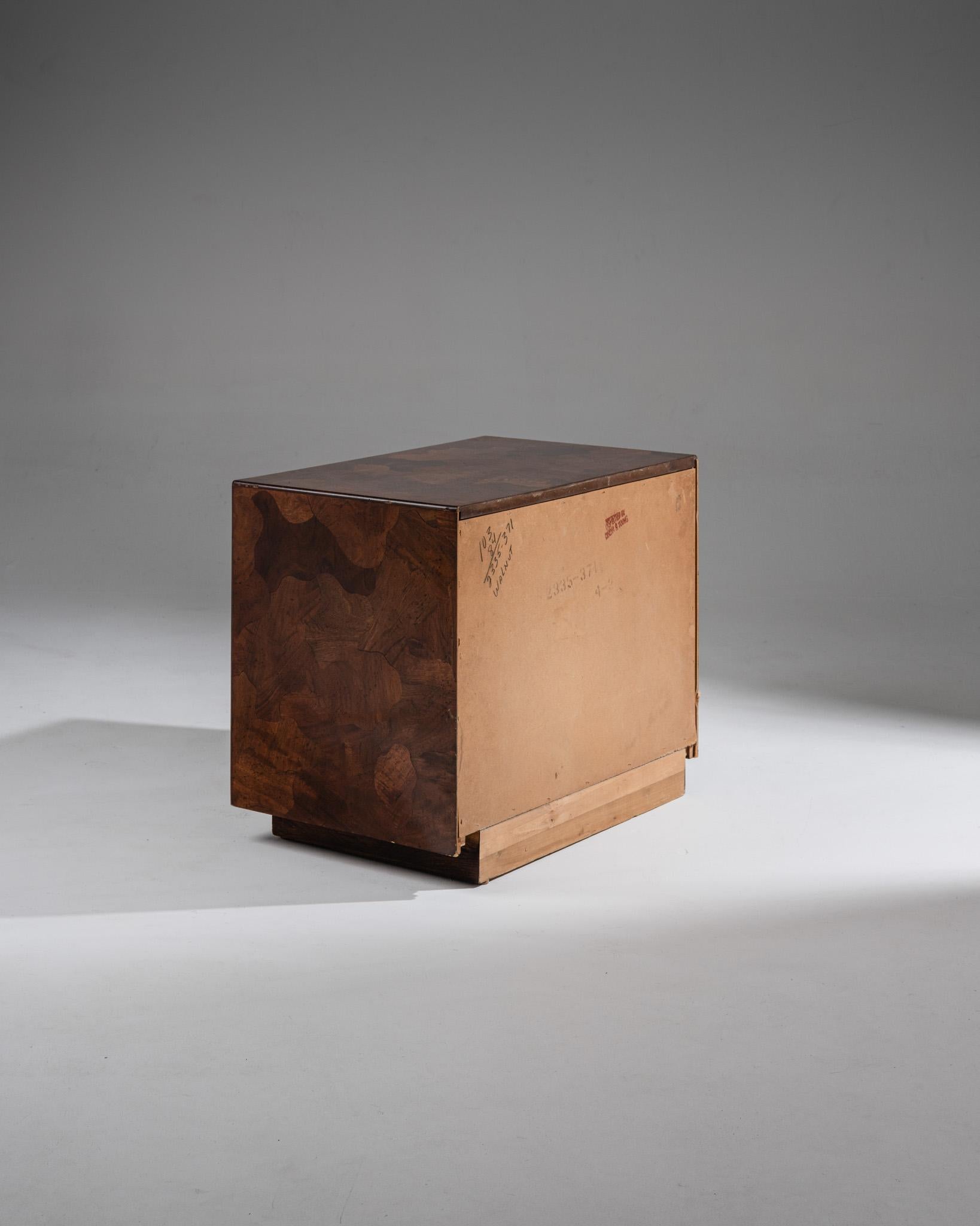 Paire de tables de nuit en placage de bois d'Oliver, années 1950 en vente 2