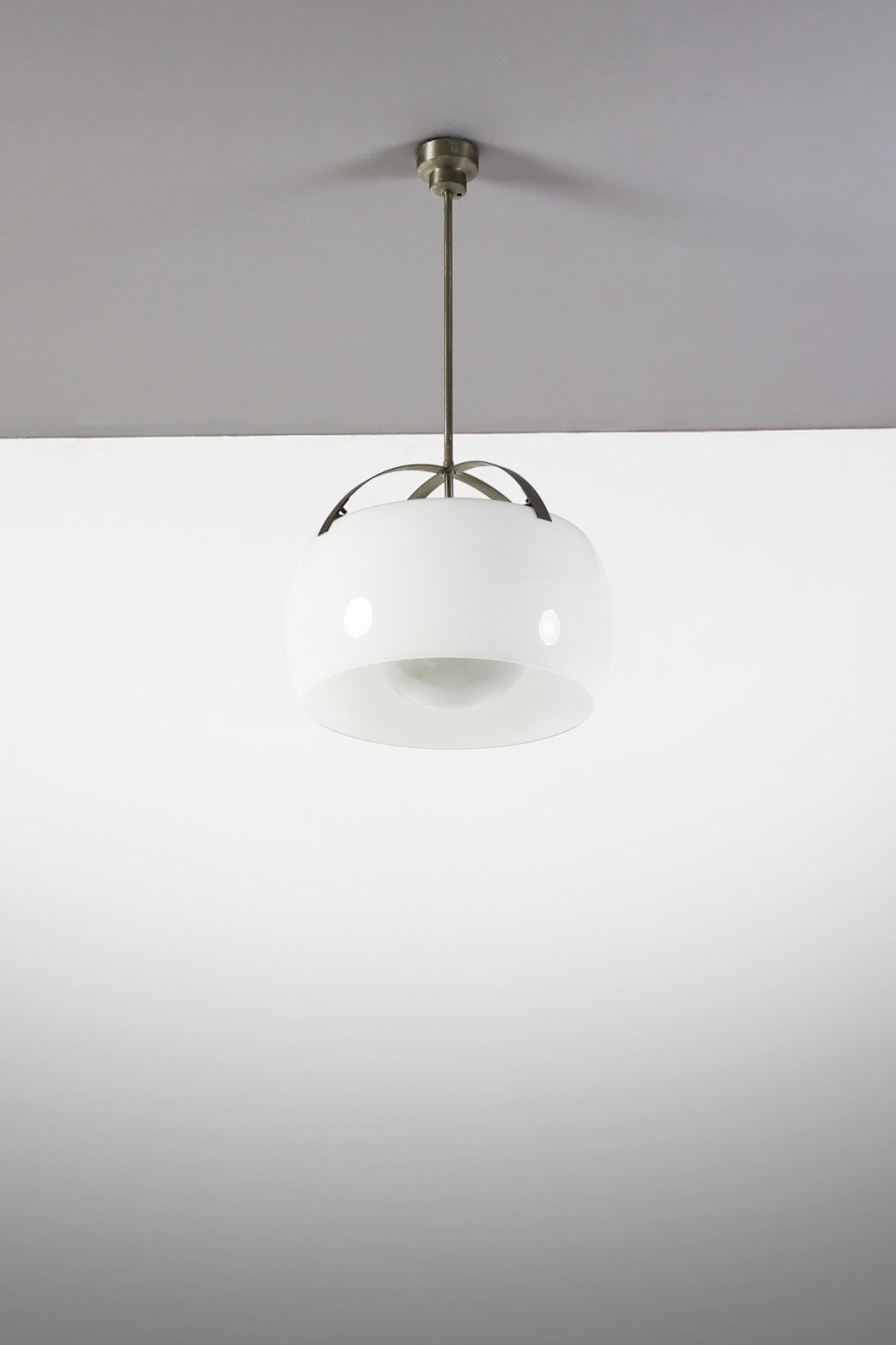 Lampe suspendue Omega par Vico Magistretti pour Artemide, Italie, 1962

