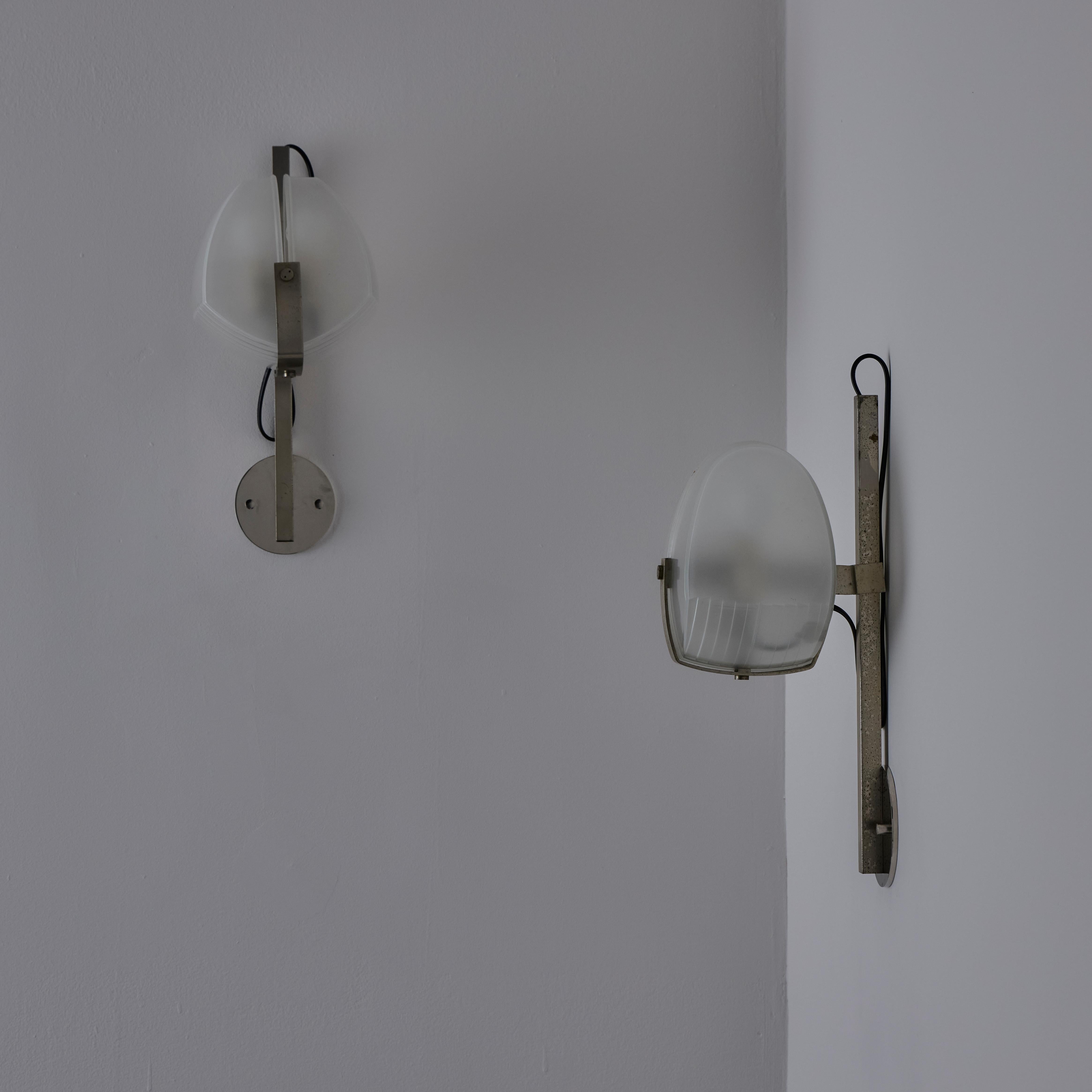 Coppia di appliques 'Omicron' di Vico Magistretti per Artemide in vendita 3