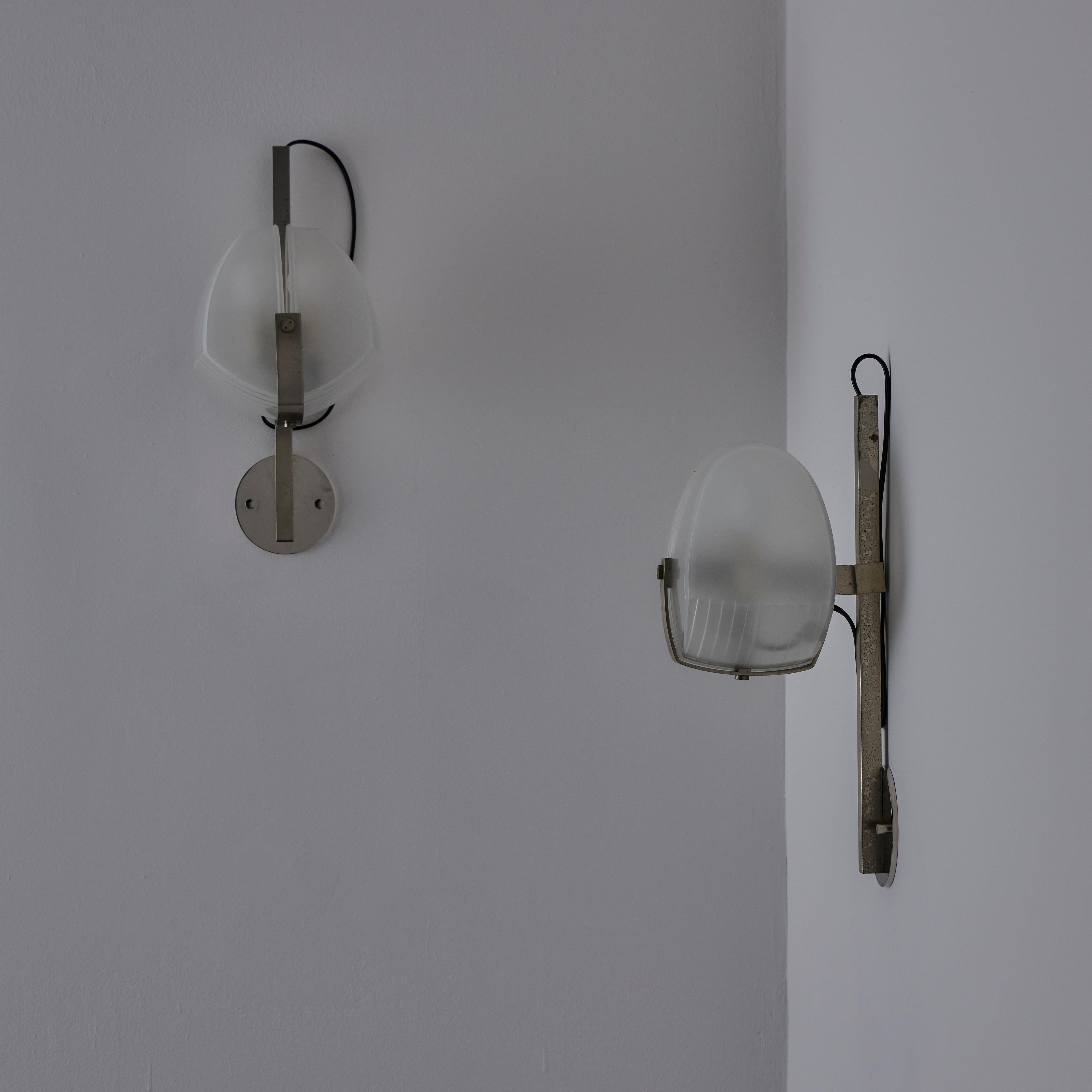 Coppia di appliques 'Omicron' di Vico Magistretti per Artemide in vendita 4