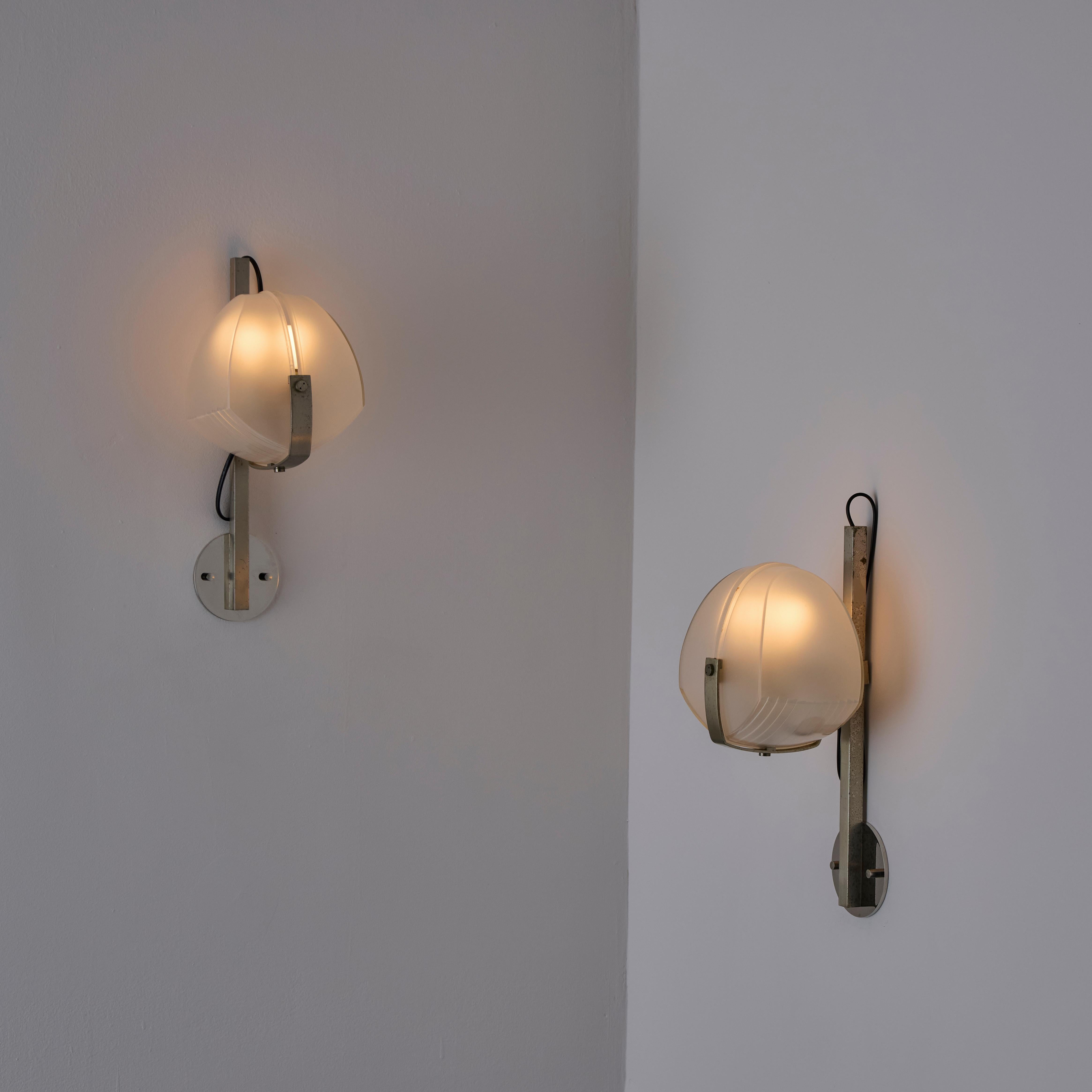 Italiano Coppia di appliques 'Omicron' di Vico Magistretti per Artemide in vendita