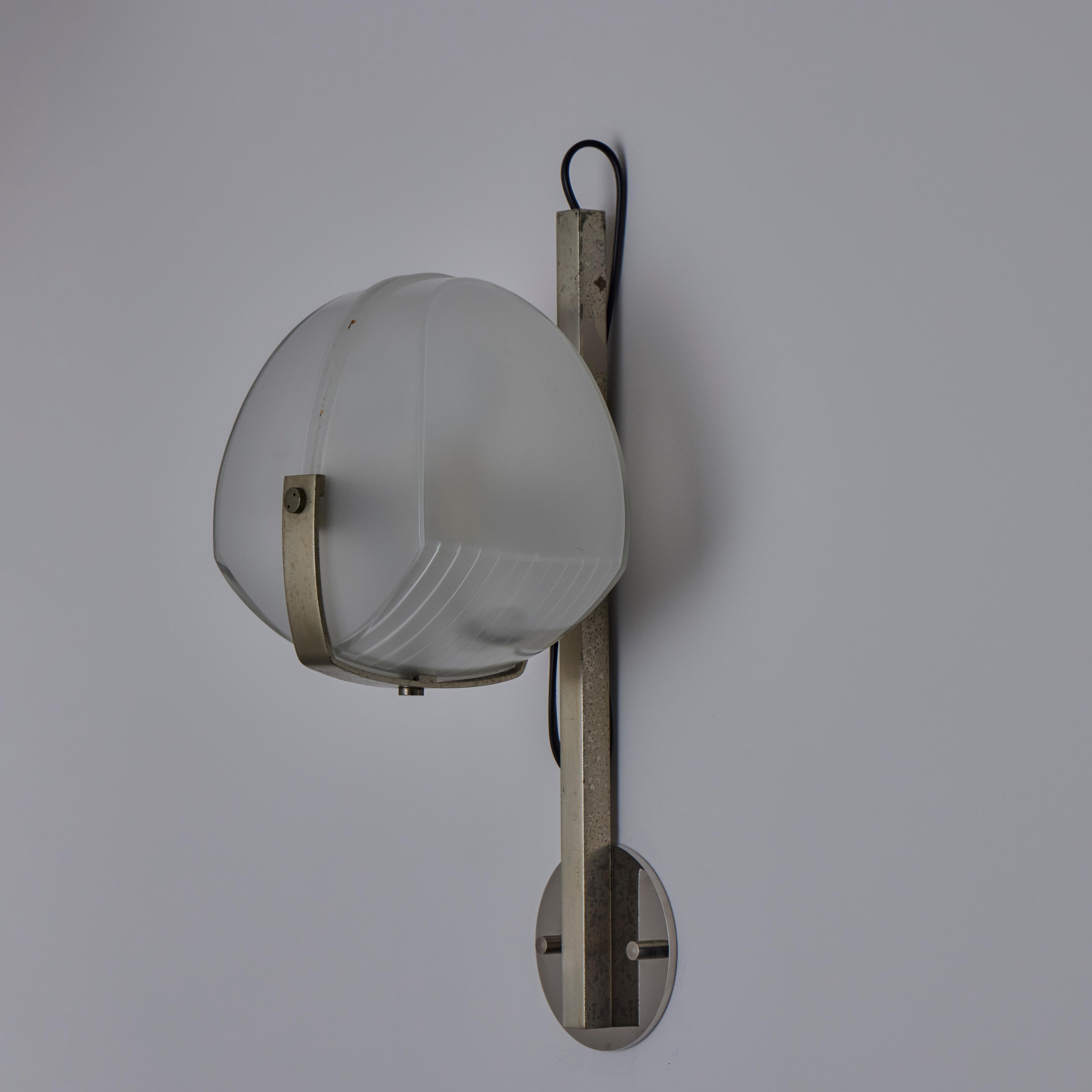 Coppia di appliques 'Omicron' di Vico Magistretti per Artemide In condizioni buone in vendita a Los Angeles, CA