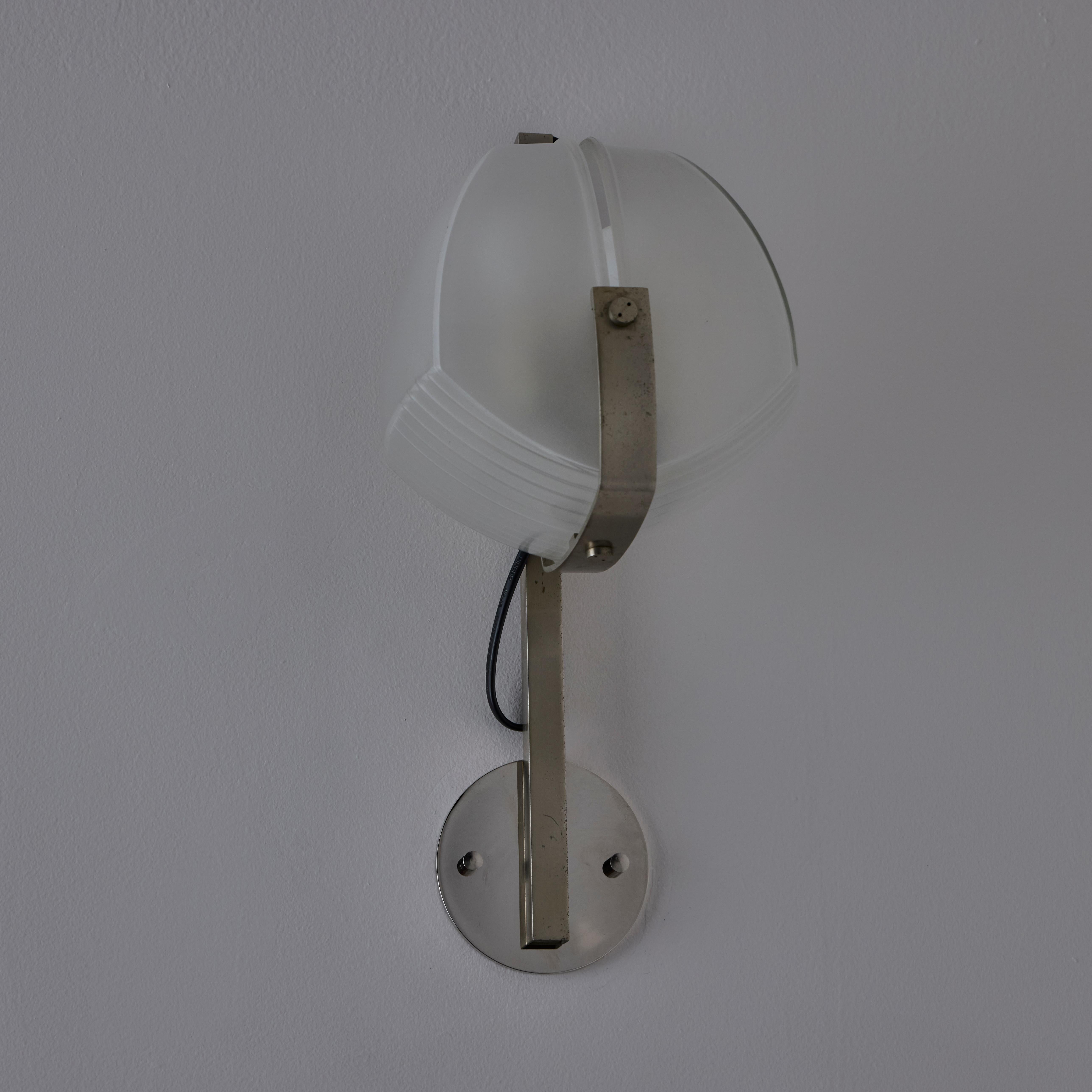 Ottone Coppia di appliques 'Omicron' di Vico Magistretti per Artemide in vendita
