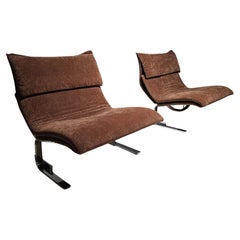 Coppia di sedie lounge Onda in tessuto marrone di Giovanni Offredi per Saporiti