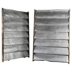 Paire de panneaux brise-soleil "Ondes" de Jean Prouvé, 1964.