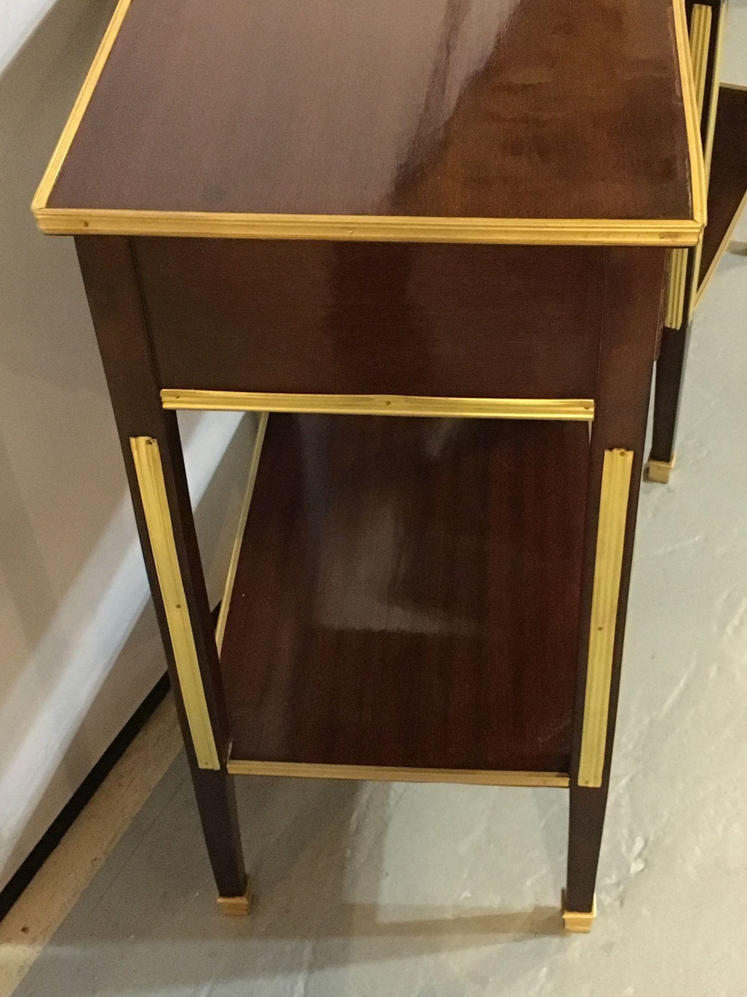 Pair of One Drawer Neoclassical Style Bronze-Mounted Mahogany End / Side Tables For Sale 2