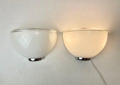 Coppia di lampade da parete ''Onfale'' disegnate da L. Vistosi per Artemide, Italia, anni '90