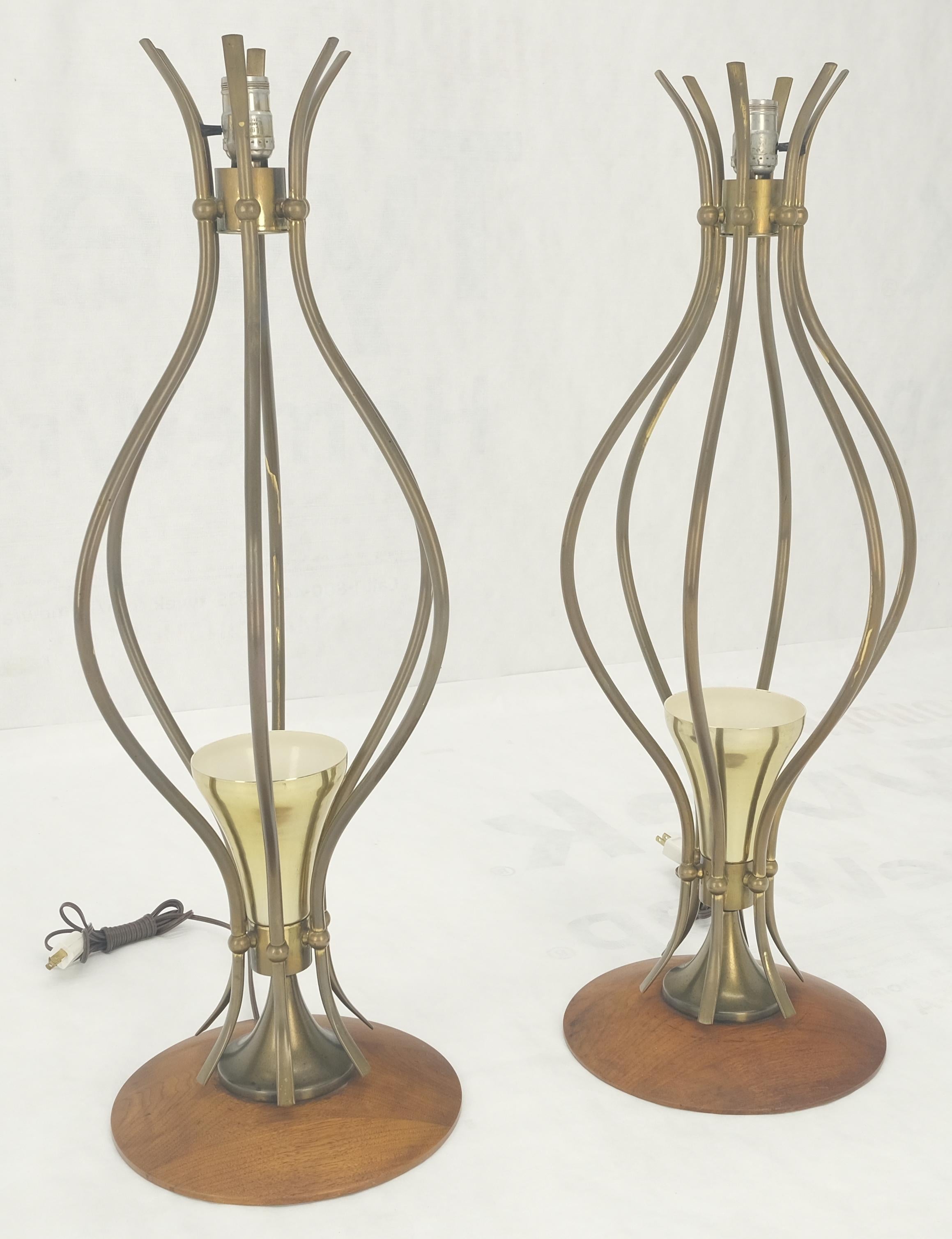 Pair of Onion Shape Turned Solid Walnut Bases Brass Harps Table Lamps MINT! For Sale 4