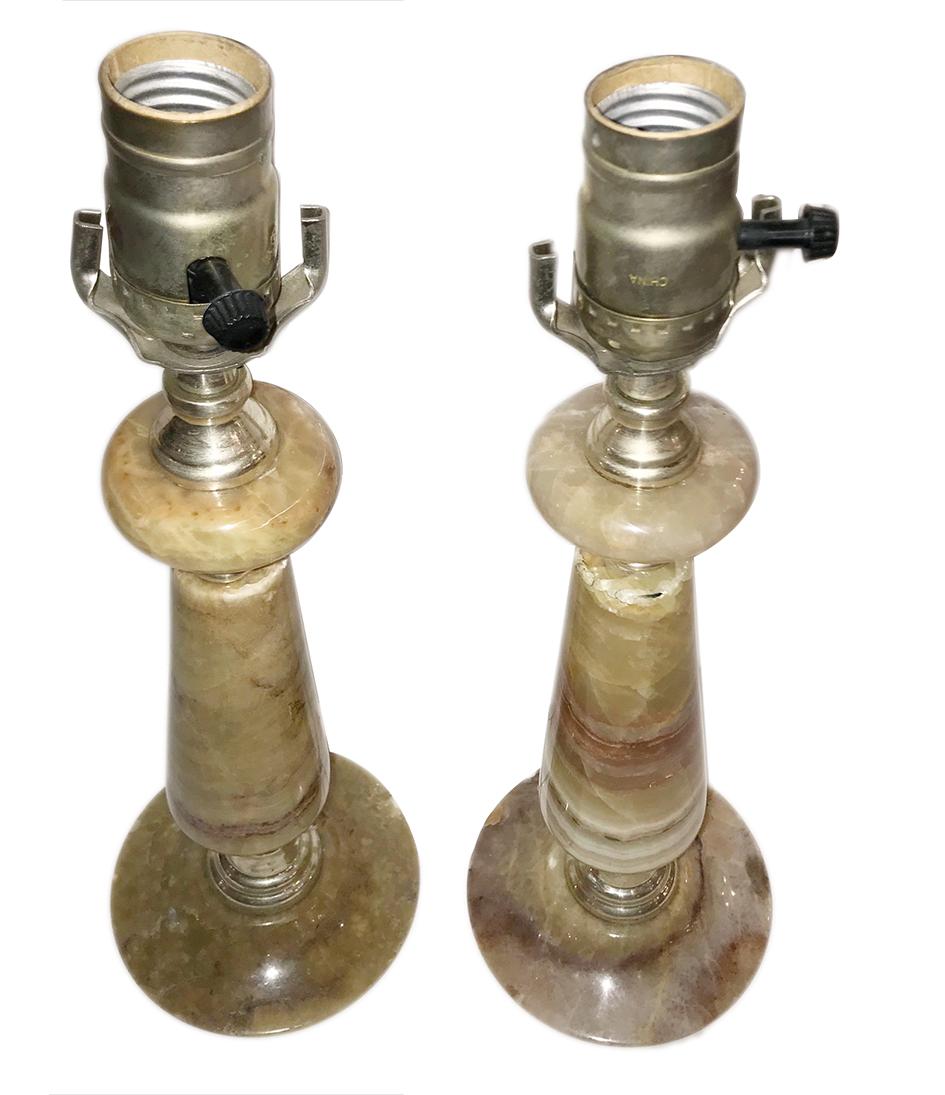 Paar Onyx-Tischlampen (Mitte des 20. Jahrhunderts) im Angebot