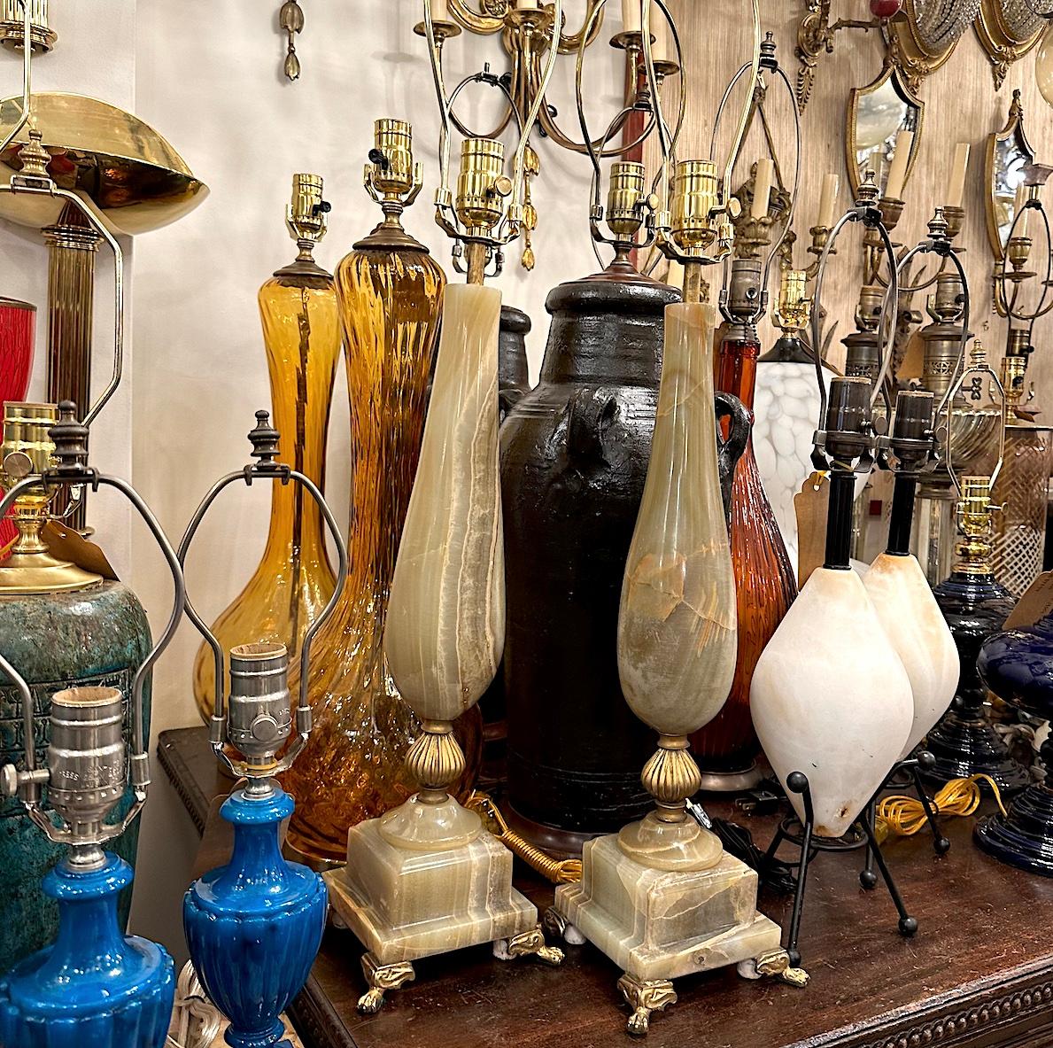 Bronze Paire de lampes de table en onyx en vente