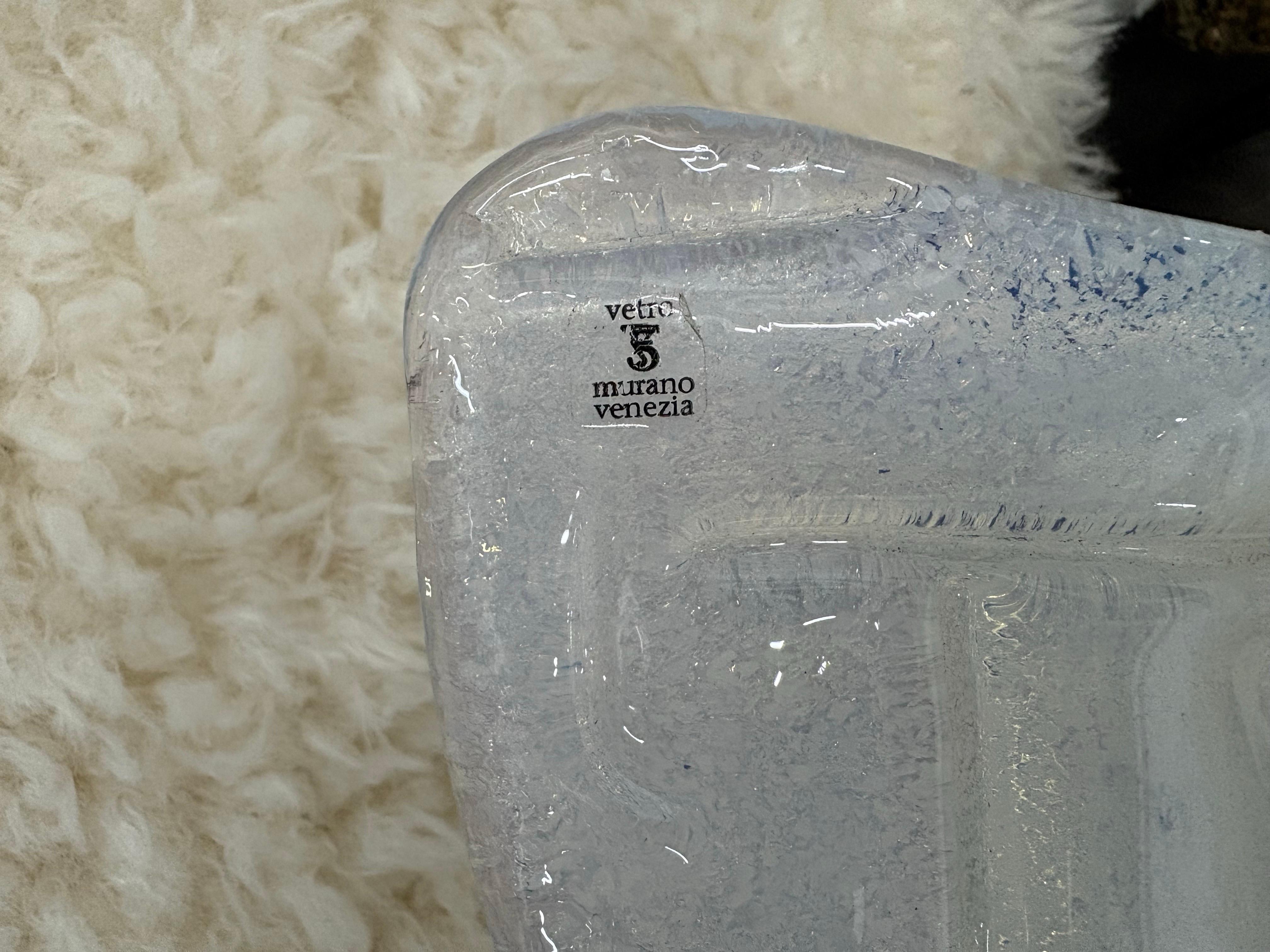 Bronze Paire d'appliques en bronze et verre de Murano opalescent en vente