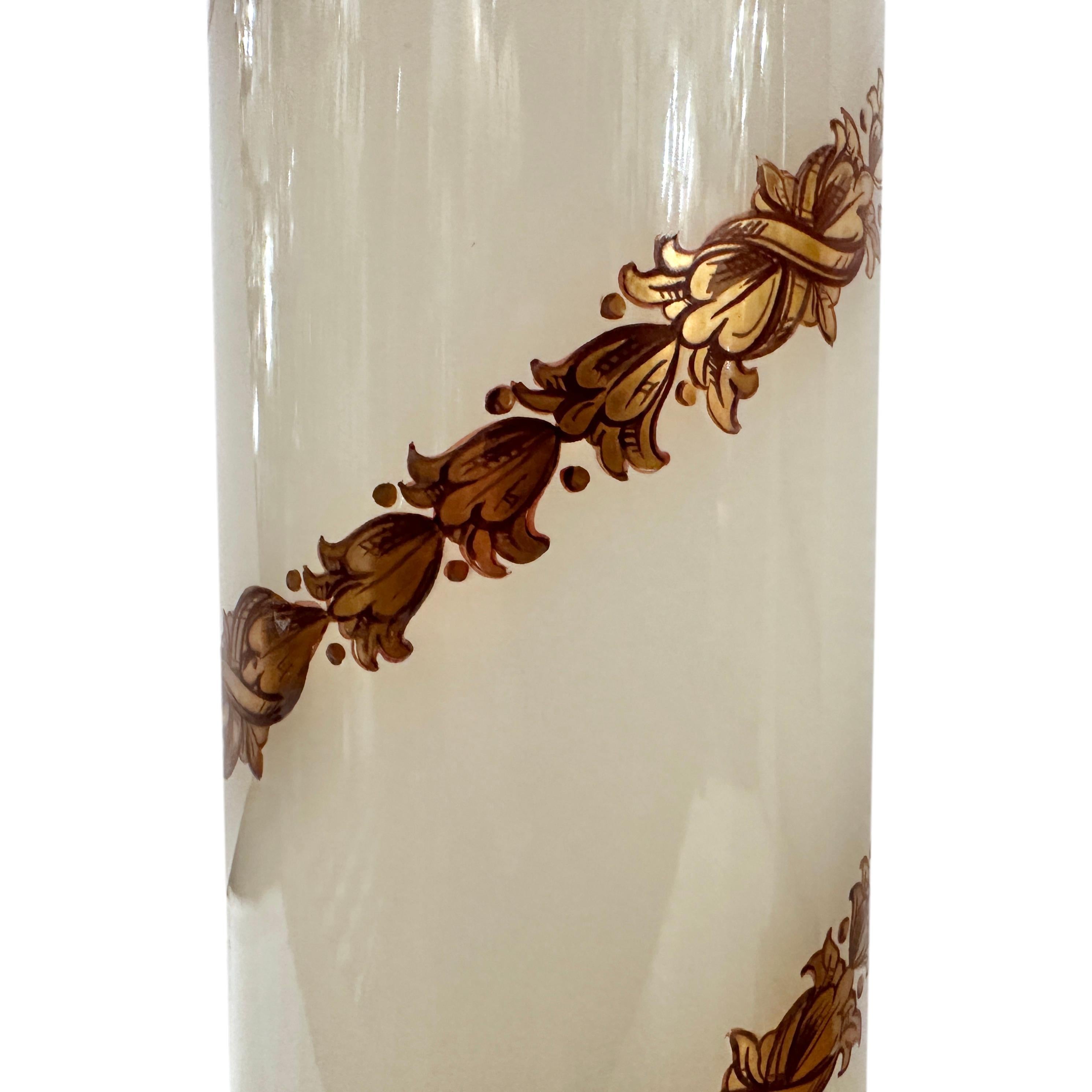 Pair of Opaline Glass Lamps In Good Condition For Sale In New York, NY