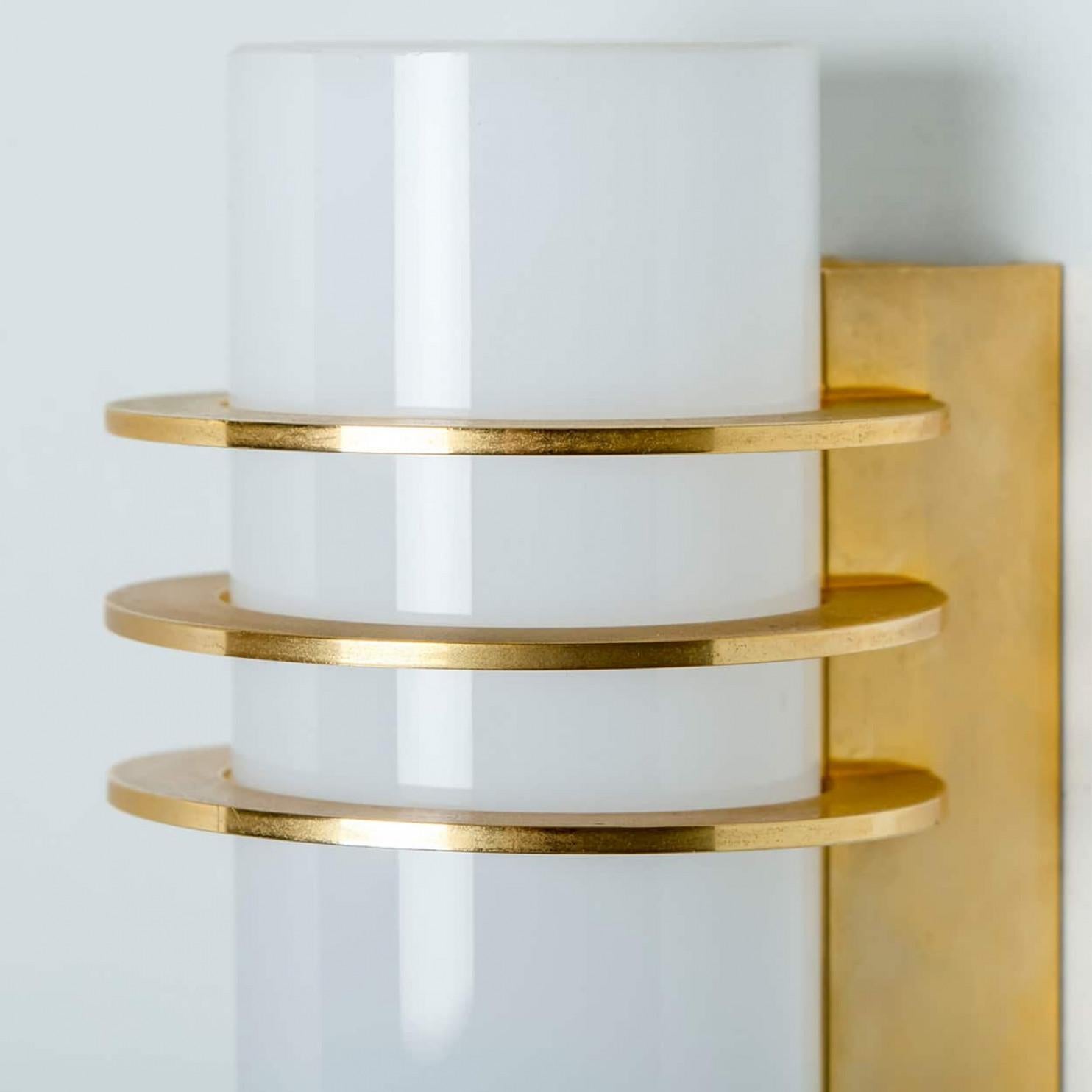 Pareja de apliques de cristal opalino de Glashütte Limburg, 1960 en venta 3