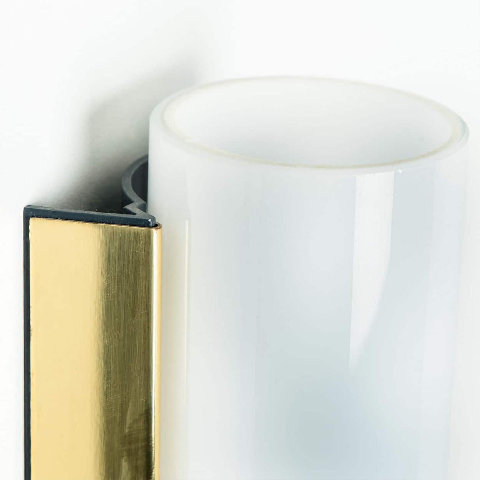 Fine XX secolo Coppia di applique in vetro opalino di Glashütte Limburg, 1970 in vendita